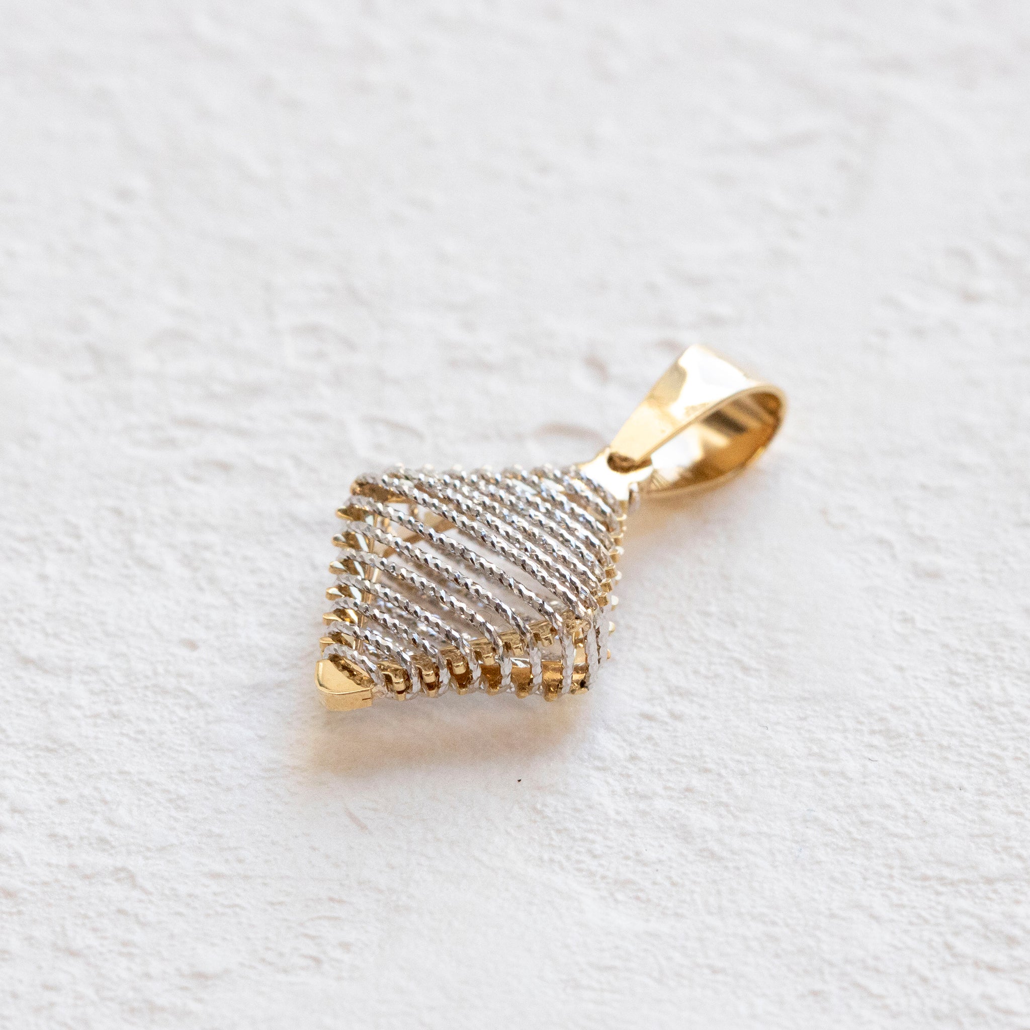 K18ペンダントトップ(コンビカラー/イタリア製)《25T10161》