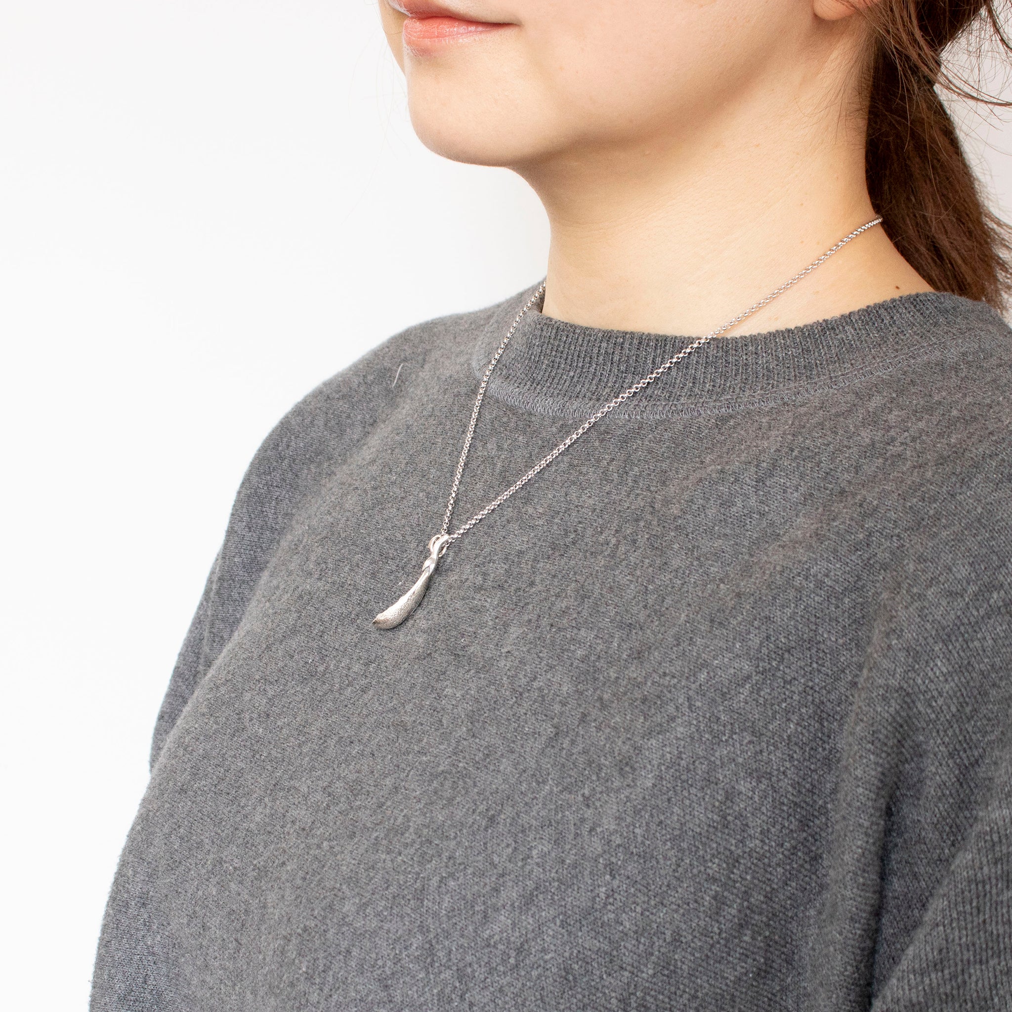 パール シルバーネックレス(淡水真珠/ビーンズモチーフ/6月誕生石)《25T10173》