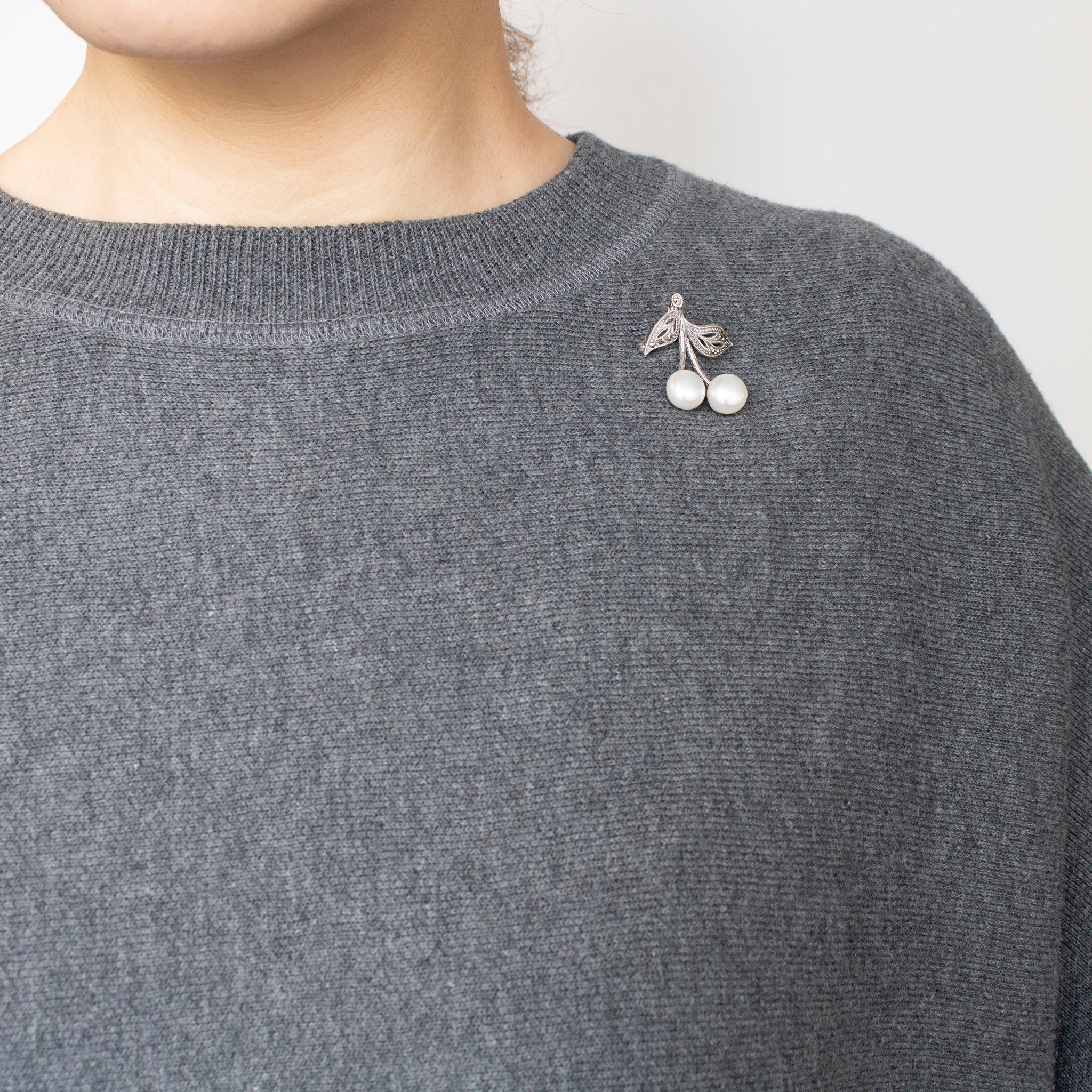 パール/マルカジット シルバーブローチ兼ペンダントトップ(淡水真珠/さくらんぼモチーフ/6月誕生石)《25T10180》