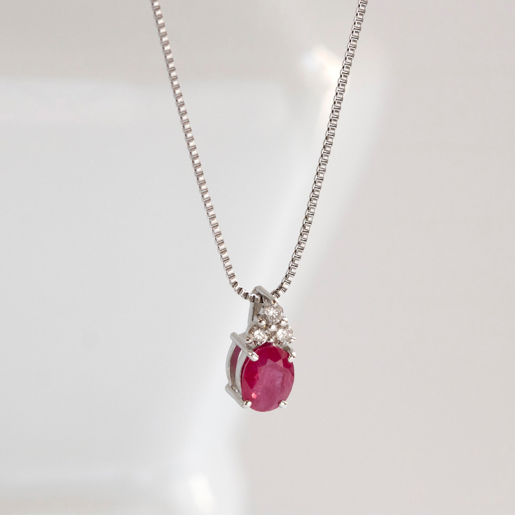 【限定1点】ルビー/ダイヤモンド プラチナネックレス(7月誕生石)《25T10182》