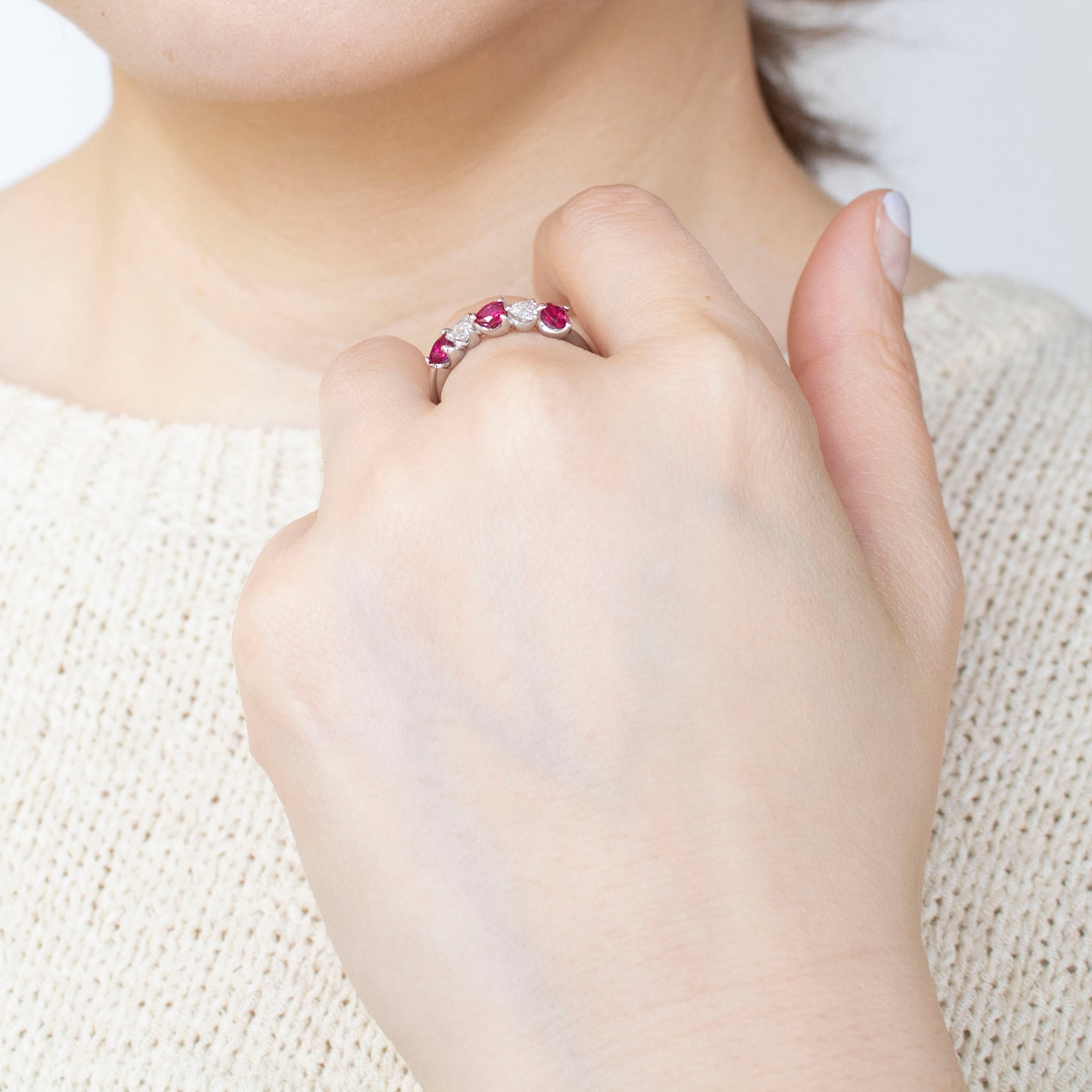 【限定1点】ルビー/ダイヤモンド プラチナリング(ハートシェイプ/7月誕生石/鑑別書付)《25T10185》