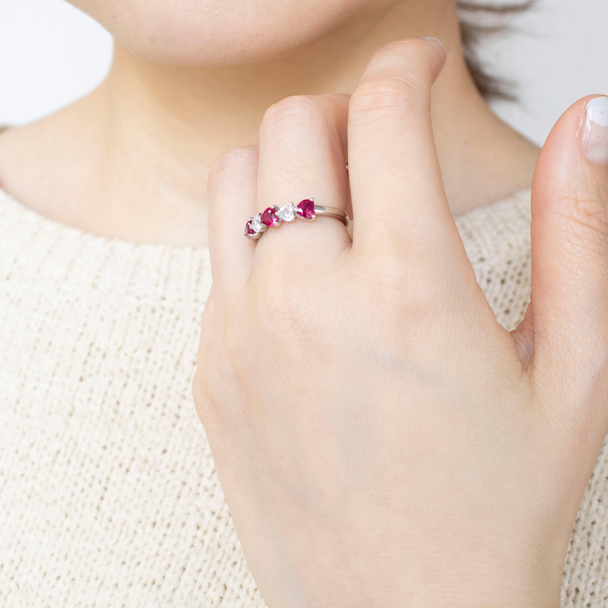 【限定1点】ルビー/ダイヤモンド プラチナリング(ハートシェイプ/7月誕生石/鑑別書付)《25T10185》