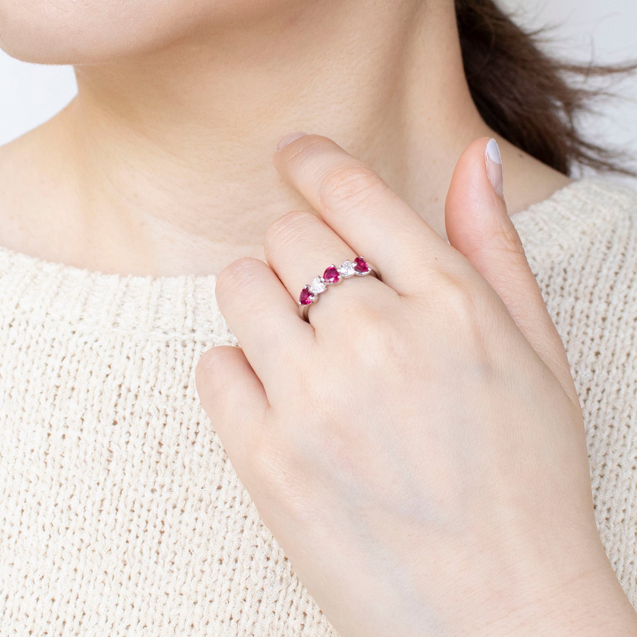 【限定1点】ルビー/ダイヤモンド プラチナリング(ハートシェイプ/7月誕生石/鑑別書付)《25T10185》