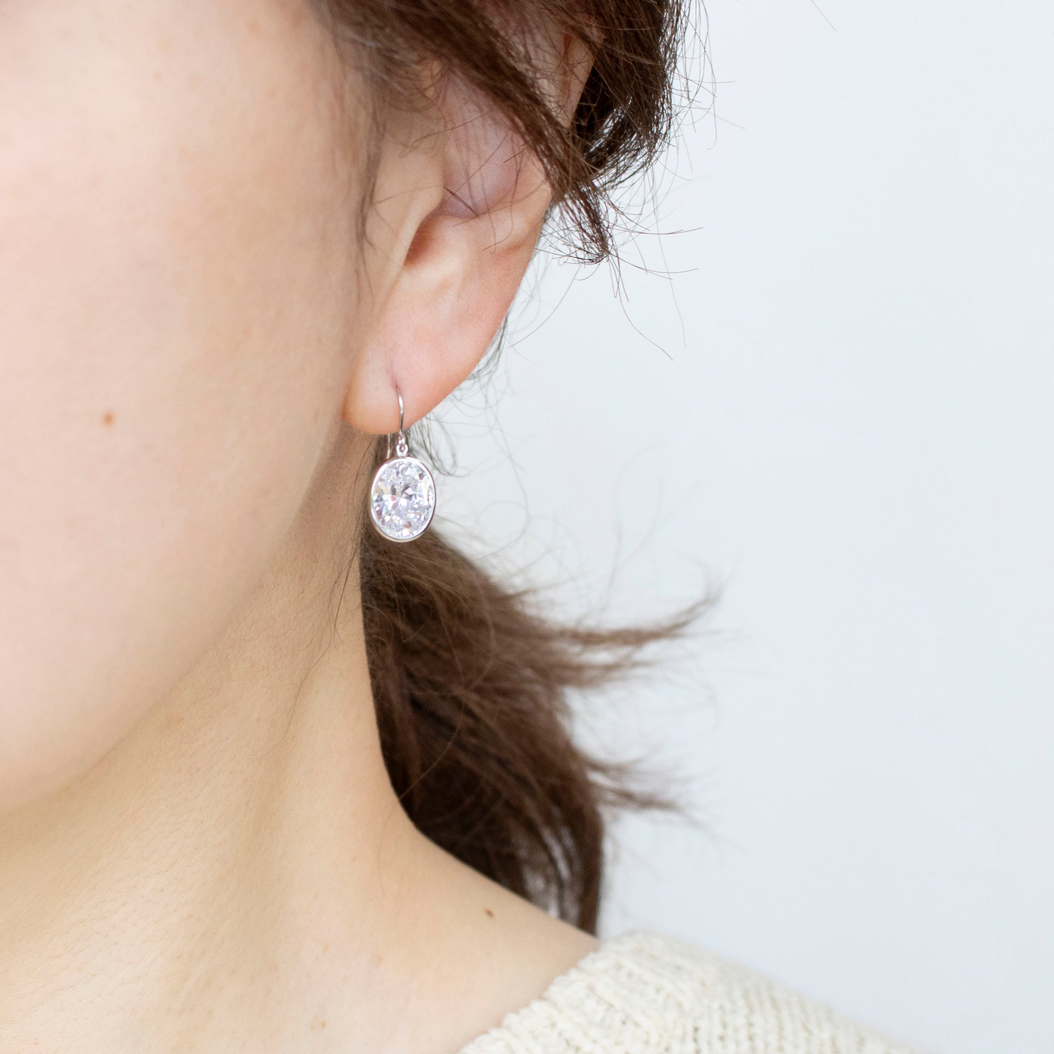 キュービックジルコニア K10ピアス(ダイヤ換算計6.0カラット相当/オーバルカット)《25T10196》