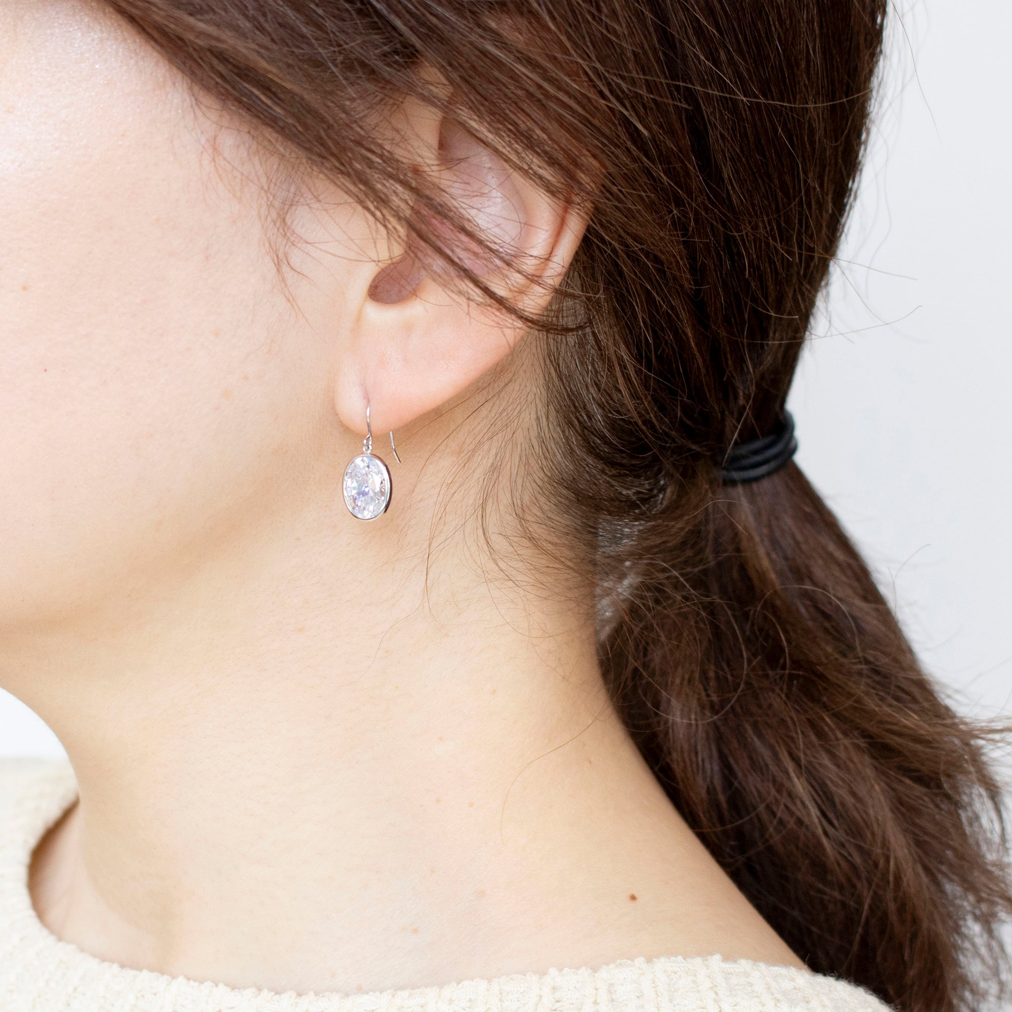 キュービックジルコニア K10ピアス(ダイヤ換算計6.0カラット相当/オーバルカット)《25T10196》