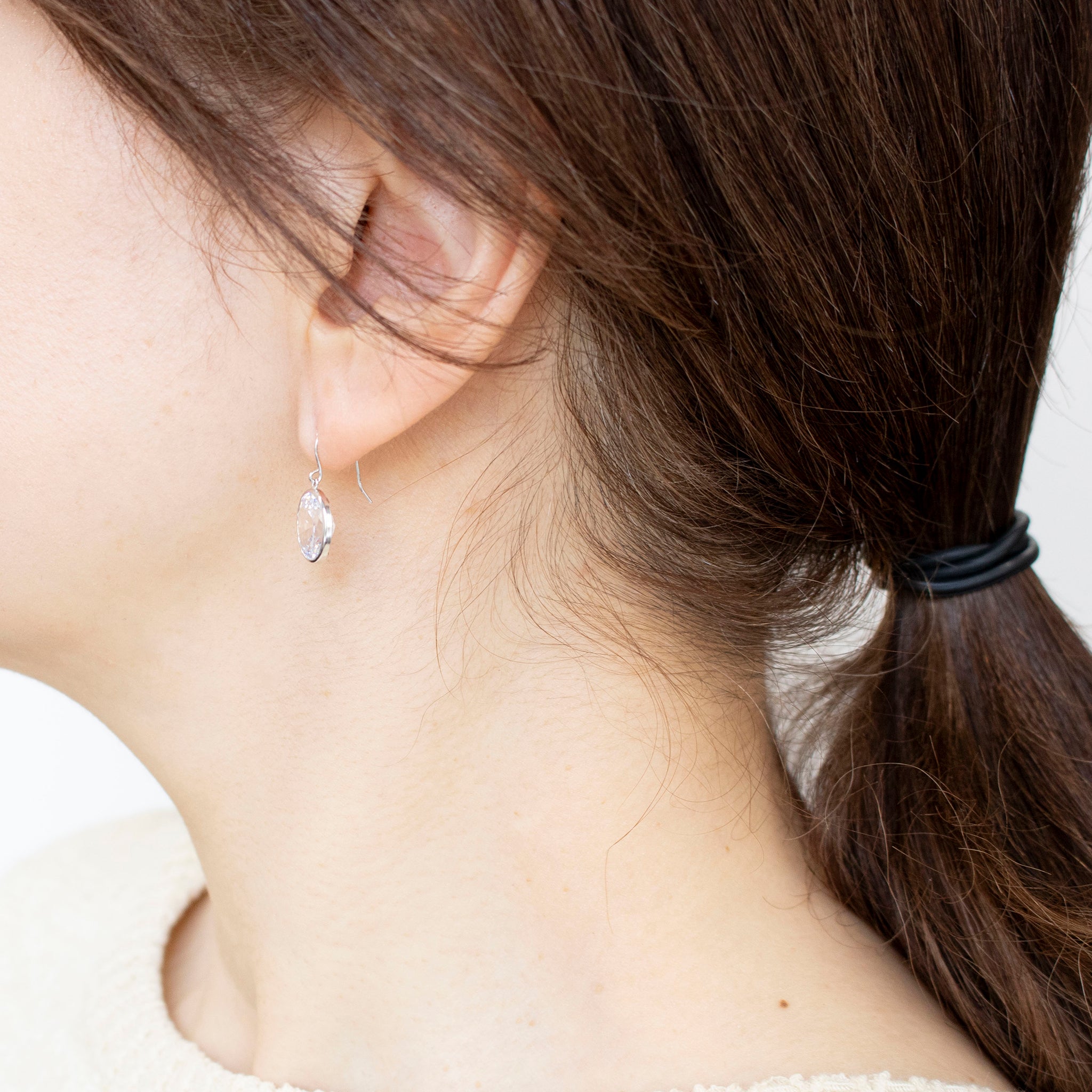 キュービックジルコニア K10ピアス(ダイヤ換算計6.0カラット相当/オーバルカット)《25T10196》