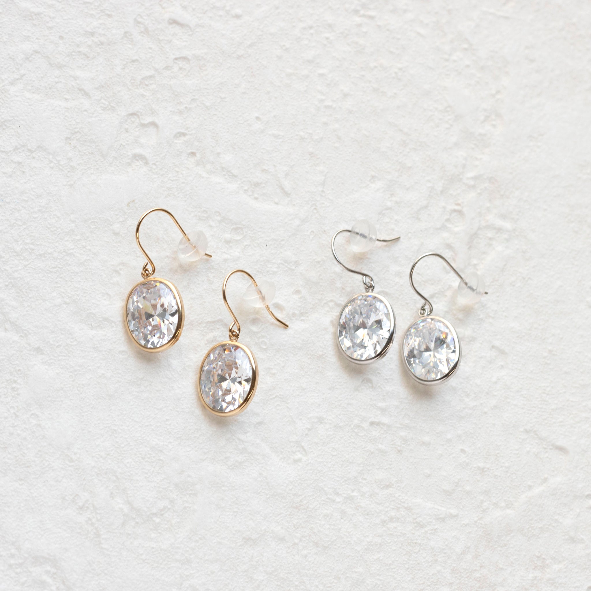 キュービックジルコニア K10ピアス(ダイヤ換算計6.0カラット相当/オーバルカット)《25T10196》