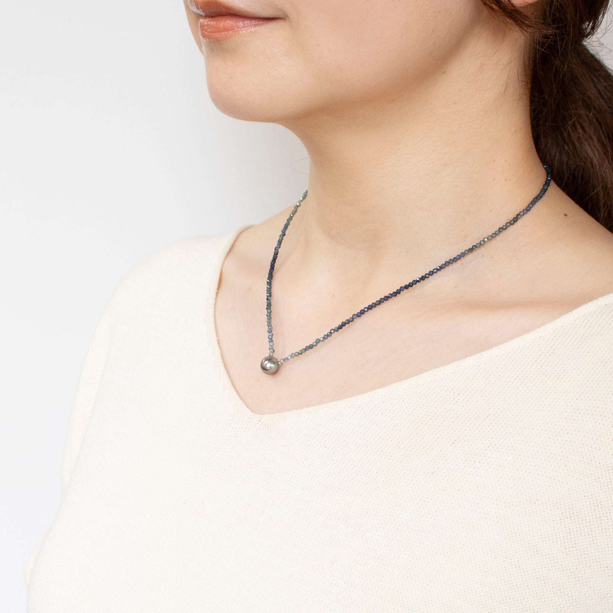 パール/サファイア ネックレス(黒蝶真珠/約7mm)《25T10222》