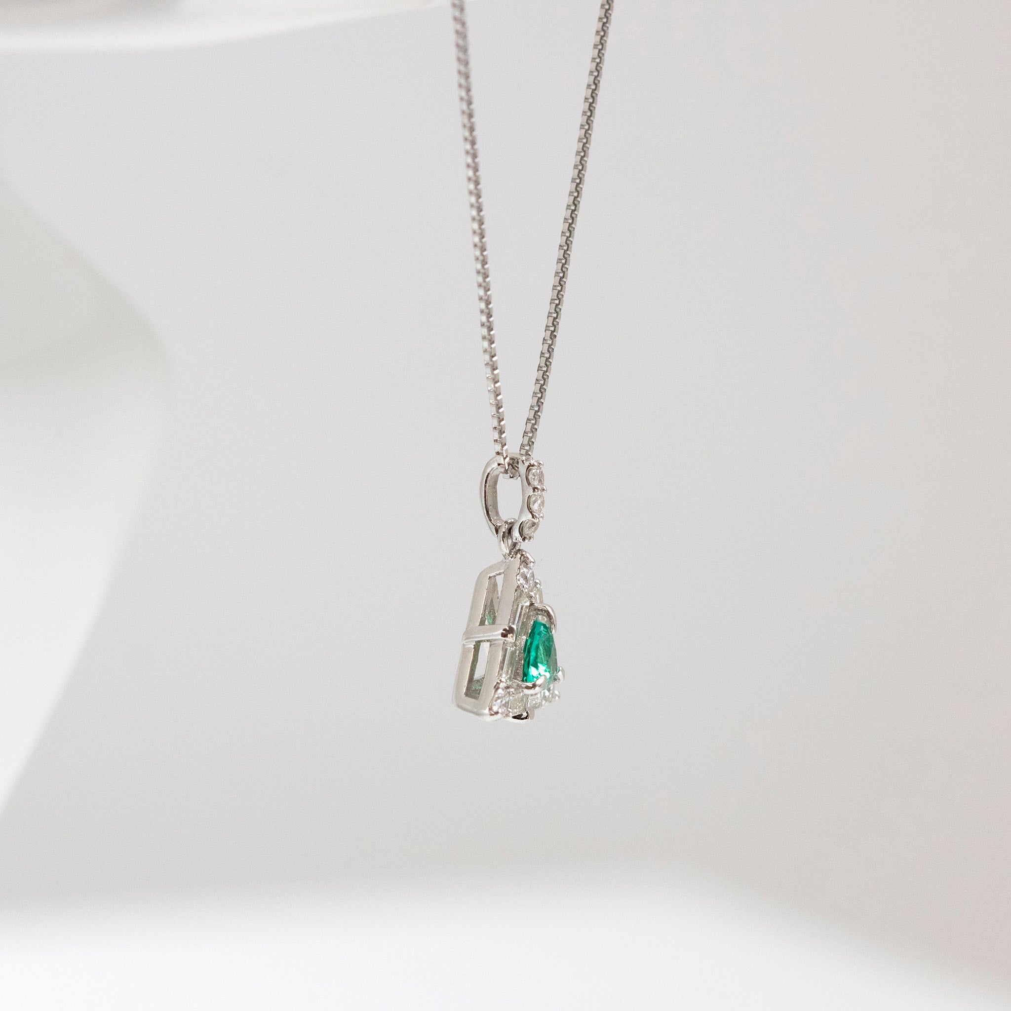 【限定数1】グリーンアウイナイト/ダイヤモンド プラチナネックレス(鑑別書付)《25T10227》