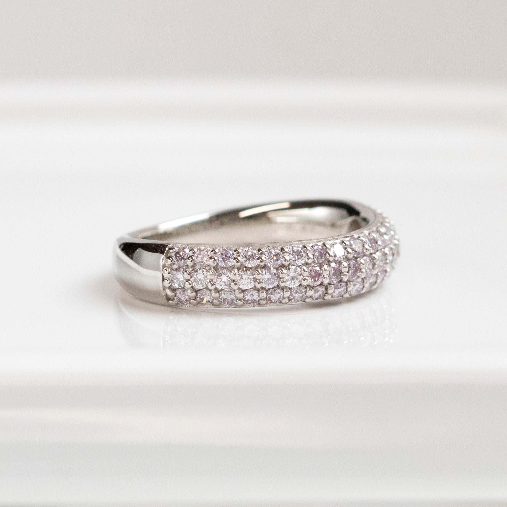 【限定数2】ダイヤモンド プラチナリング(計0.67カラット/ピンク系/パヴェ/鑑別書付)《25T10232》