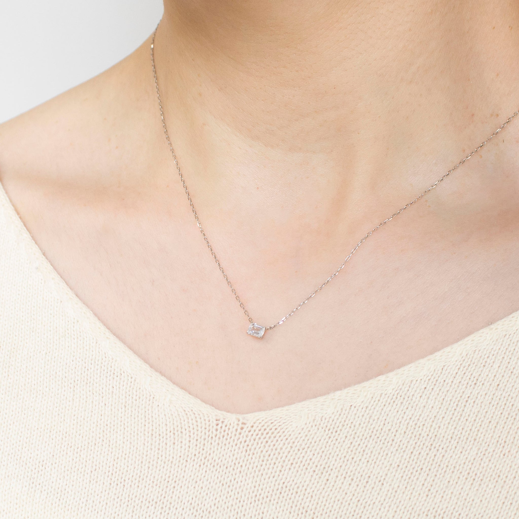 【限定数1】ダイヤモンド プラチナネックレス(0.314カラット/Dカラー/SI2/エメラルドカット/グレーディングレポート付)《25T10234》