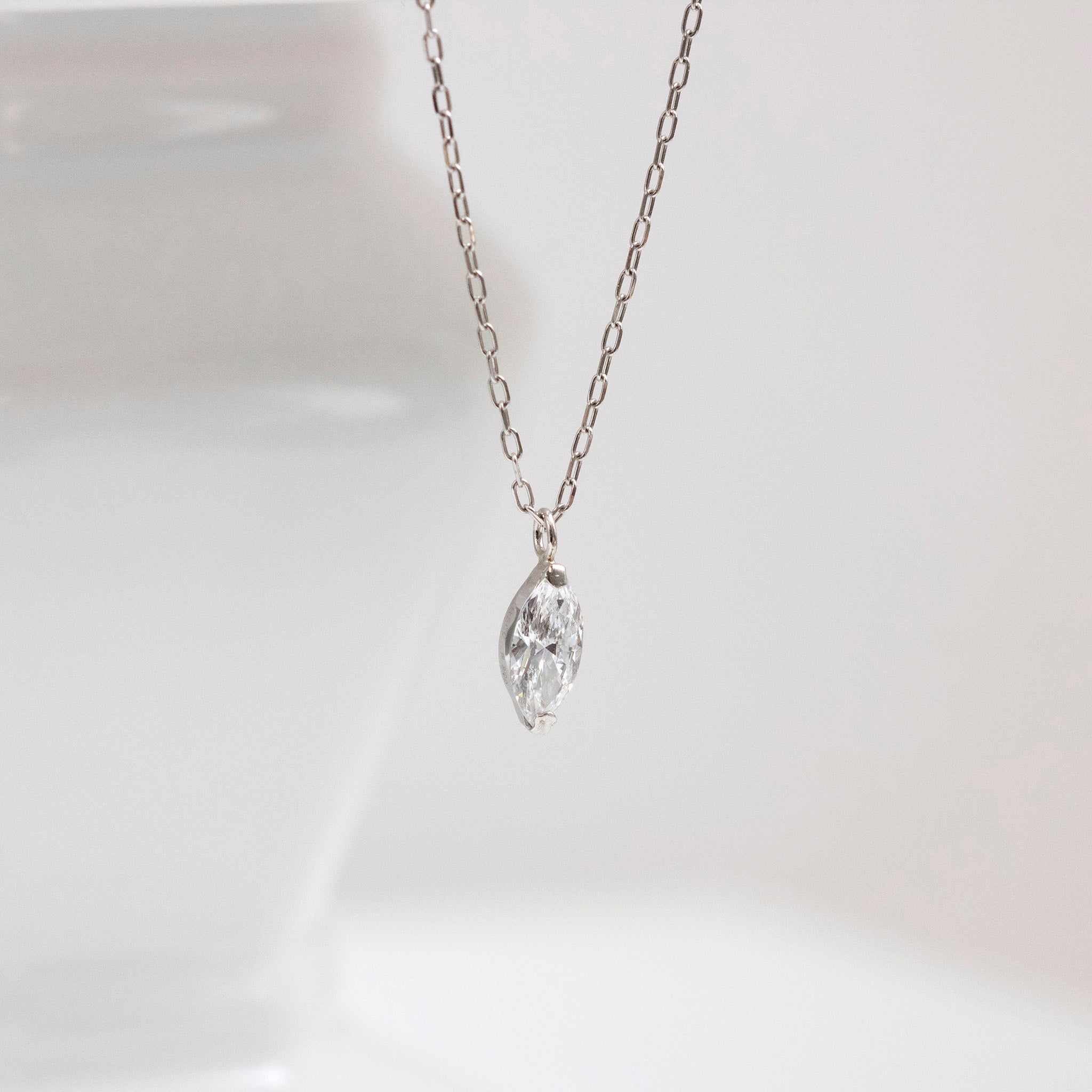 【限定数1】ダイヤモンド プラチナネックレス(0.306カラット/Dカラー/SI1/マーキス/グレーディングレポート付)《25T10235》