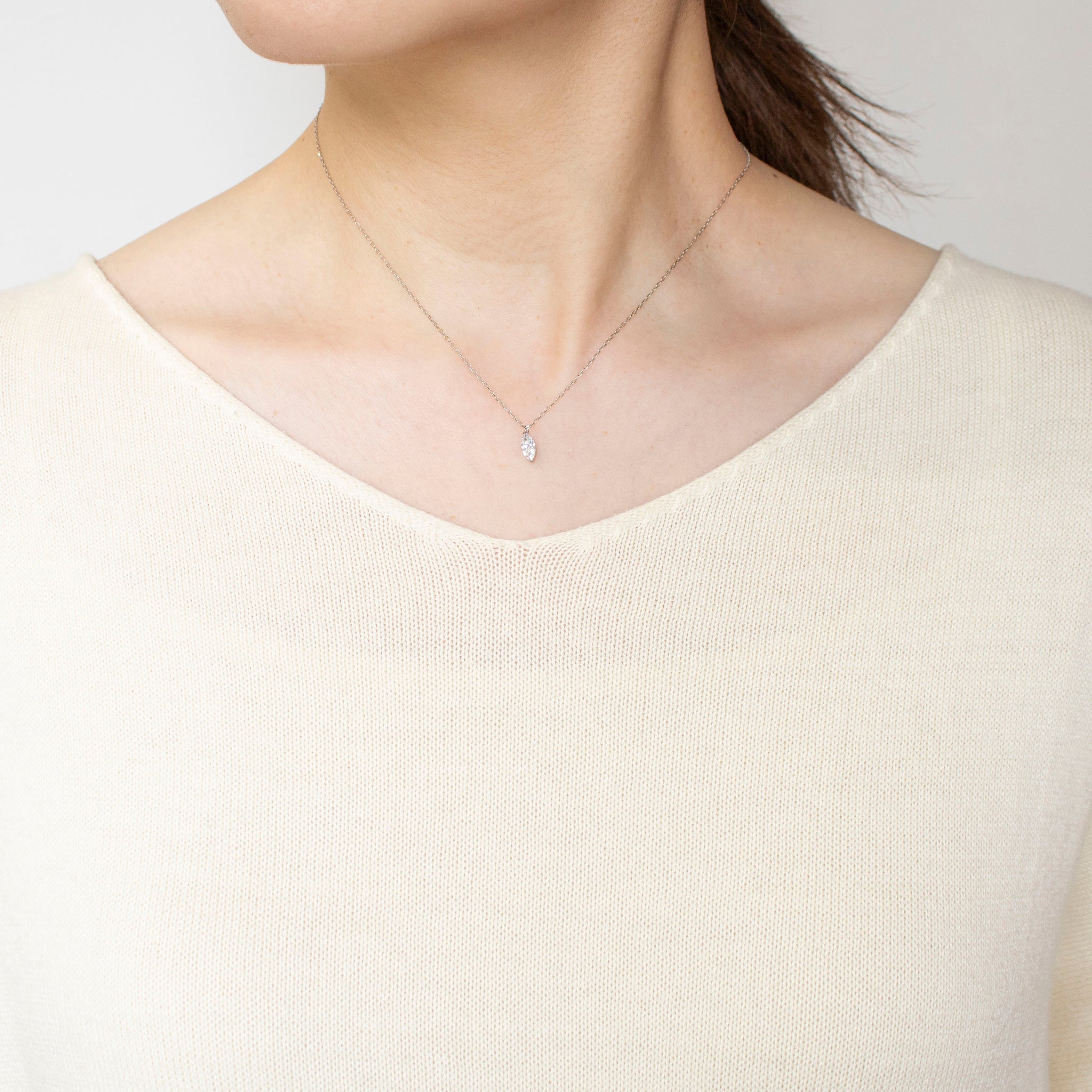 【限定数1】ダイヤモンド プラチナネックレス(0.306カラット/Dカラー/SI1/マーキス/グレーディングレポート付)《25T10235》