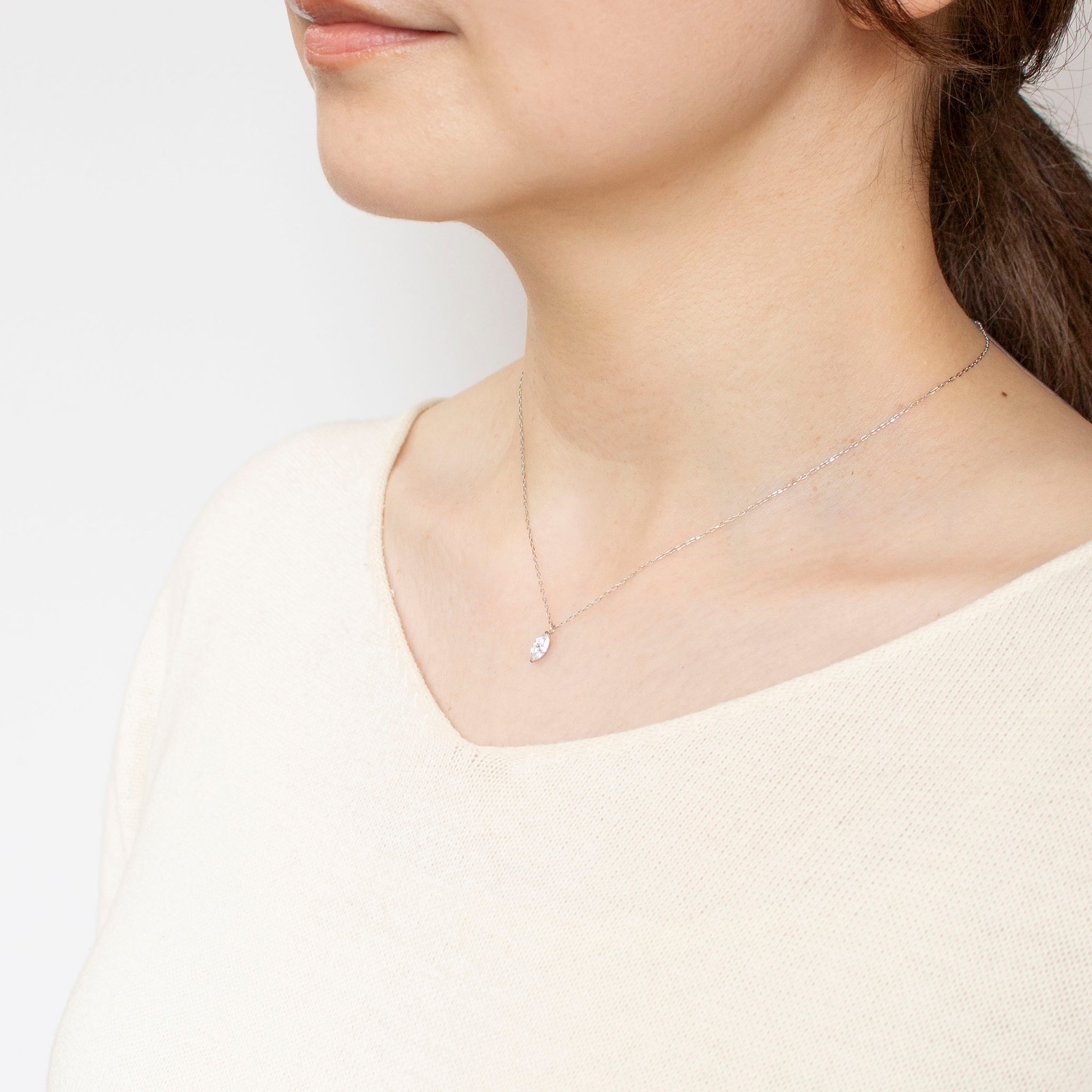 【限定数1】ダイヤモンド プラチナネックレス(0.306カラット/Dカラー/SI1/マーキス/グレーディングレポート付)《25T10235》