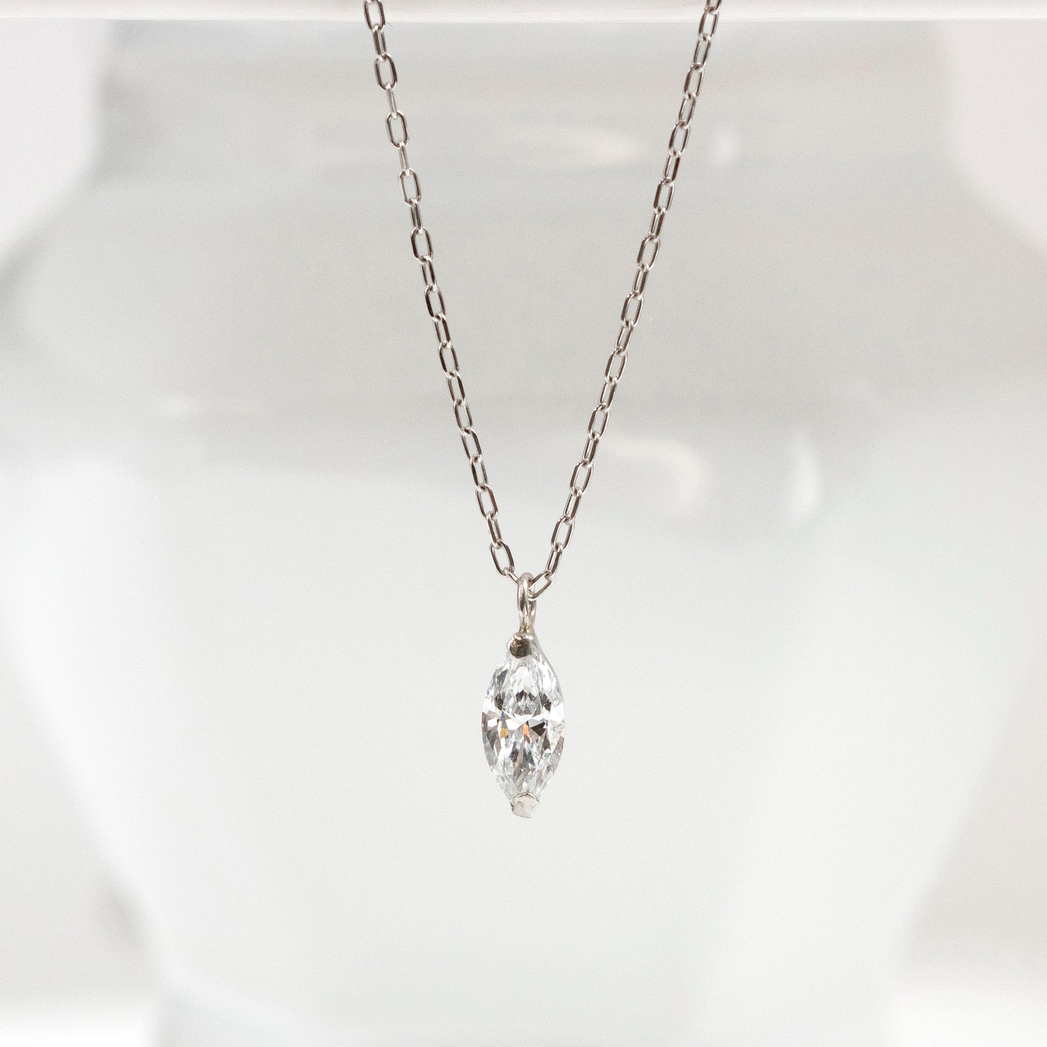 【限定数1】ダイヤモンド プラチナネックレス(0.306カラット/Dカラー/SI1/マーキス/グレーディングレポート付)《25T10235》