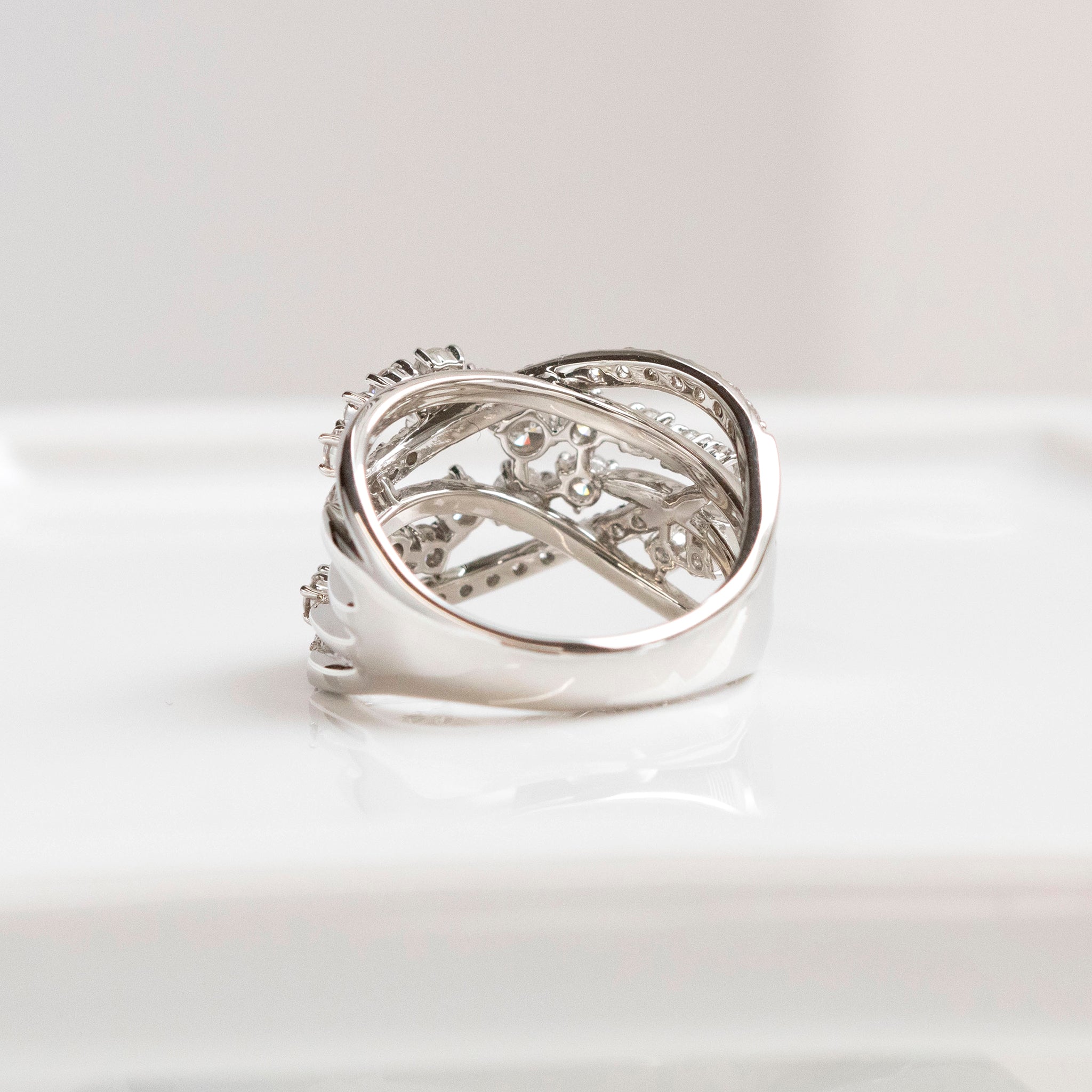 【限定数1】ダイヤモンド プラチナリング(計1.00カラット/鑑別書付/4月誕生石)《25T10236》