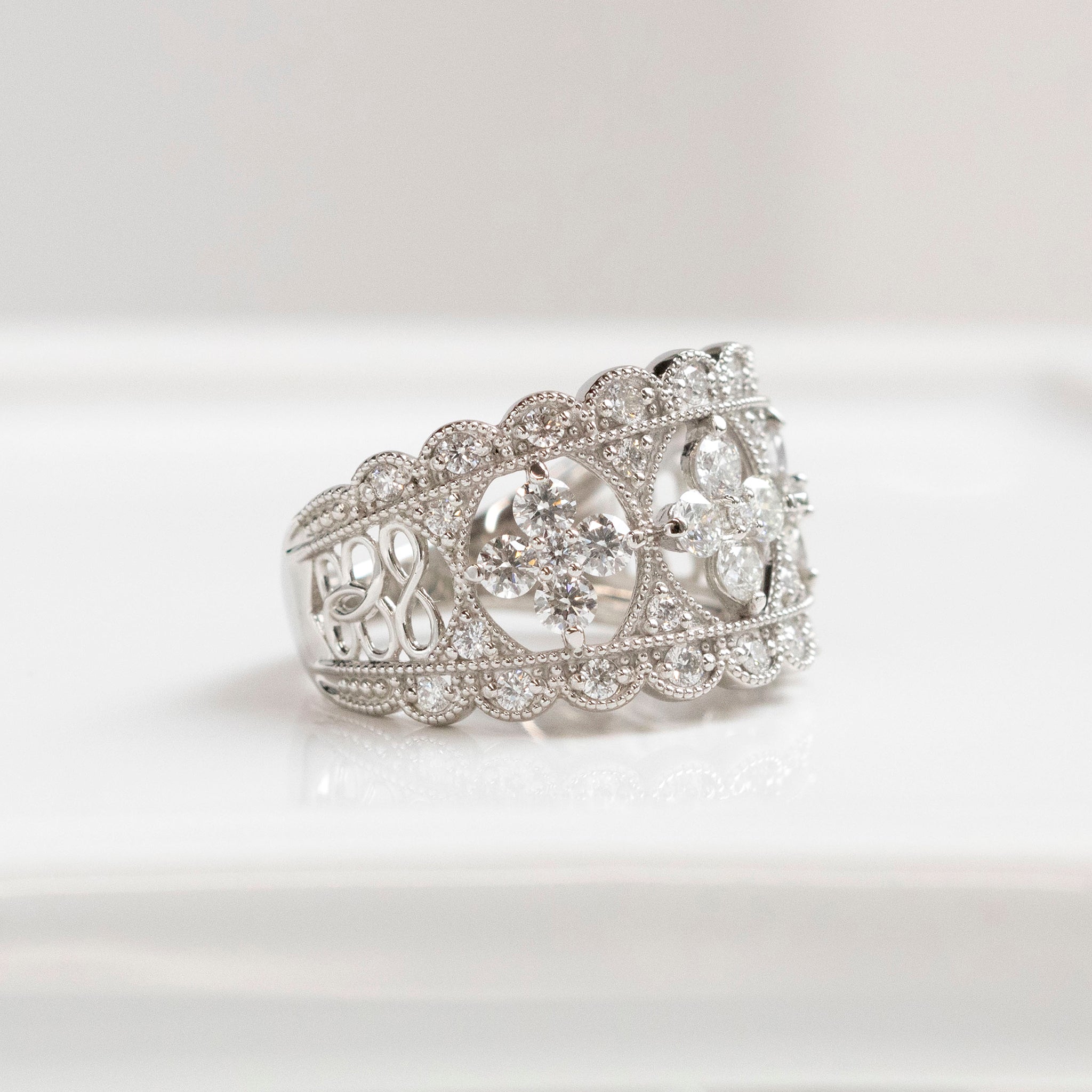 【限定数1】ダイヤモンド プラチナリング(計1.00カラット/鑑別書付/4月誕生石)《25T10237》