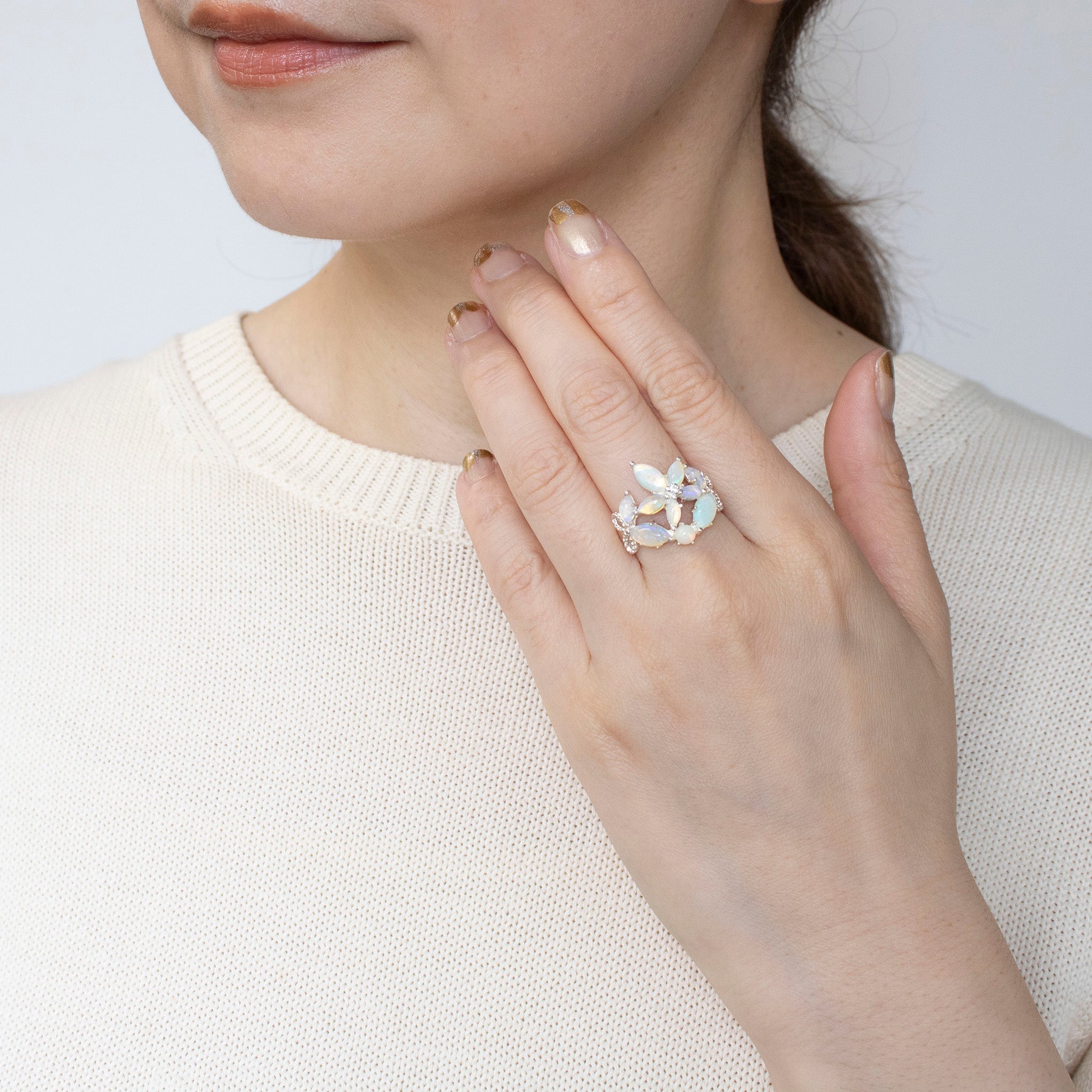 【限定数8】オパール/ホワイトトパーズ シルバーリング(フラワーモチーフ/10月誕生石)《25T10241》