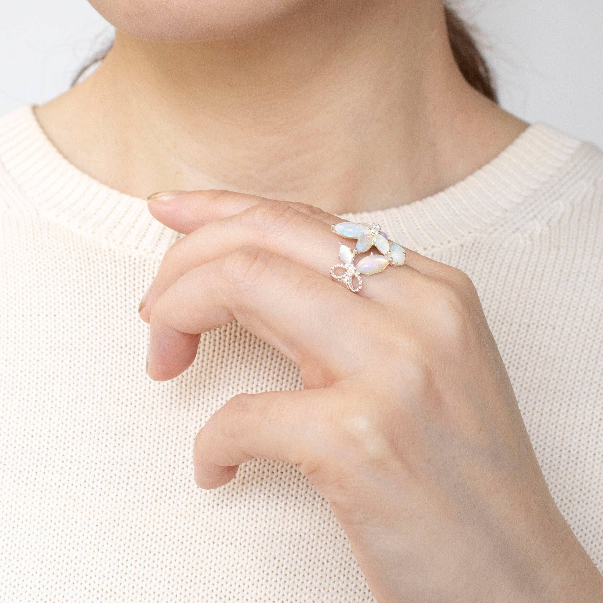 【限定数8】オパール/ホワイトトパーズ シルバーリング(フラワーモチーフ/10月誕生石)《25T10241》