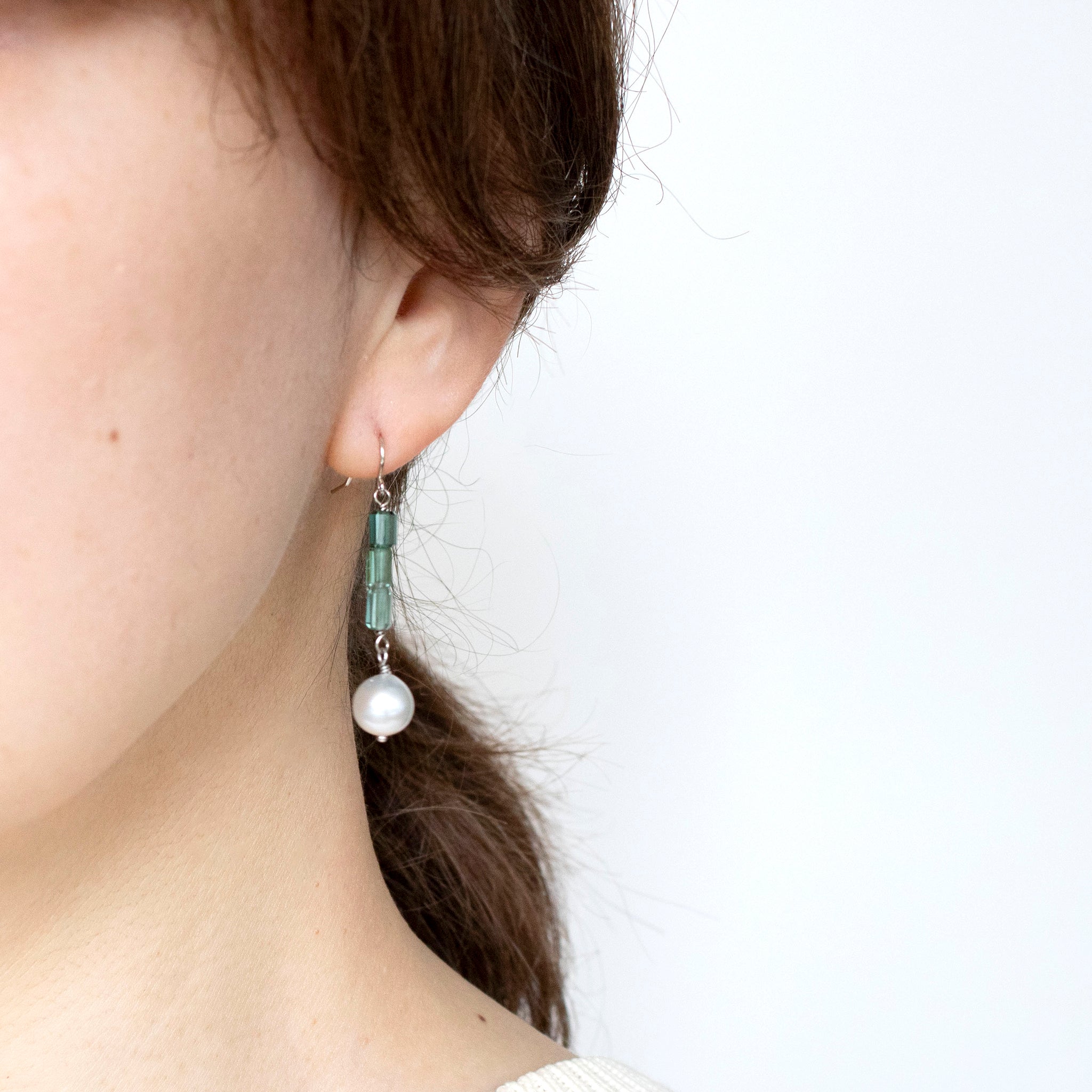 【限定数6】グリーントルマリン/パール K14ピアス(アコヤ真珠/7.5mm)《25T10244》