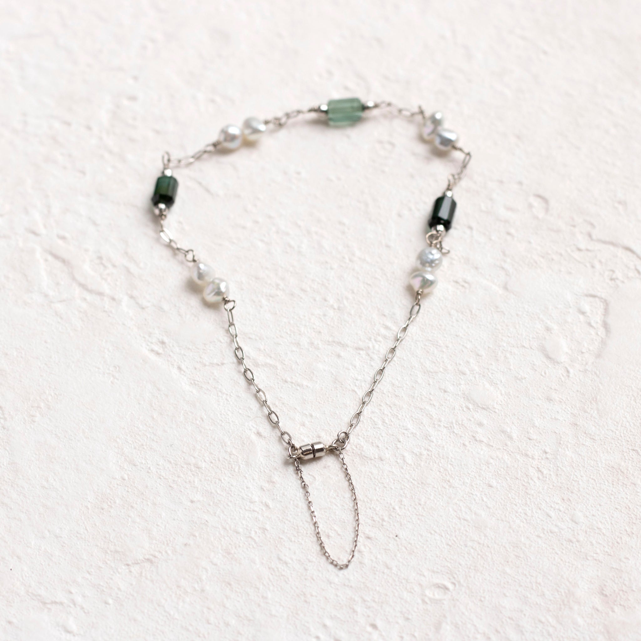 【限定6点】グリーントルマリン/パール プラチナブレスレット(アコヤ真珠/4mm)《25T10245》