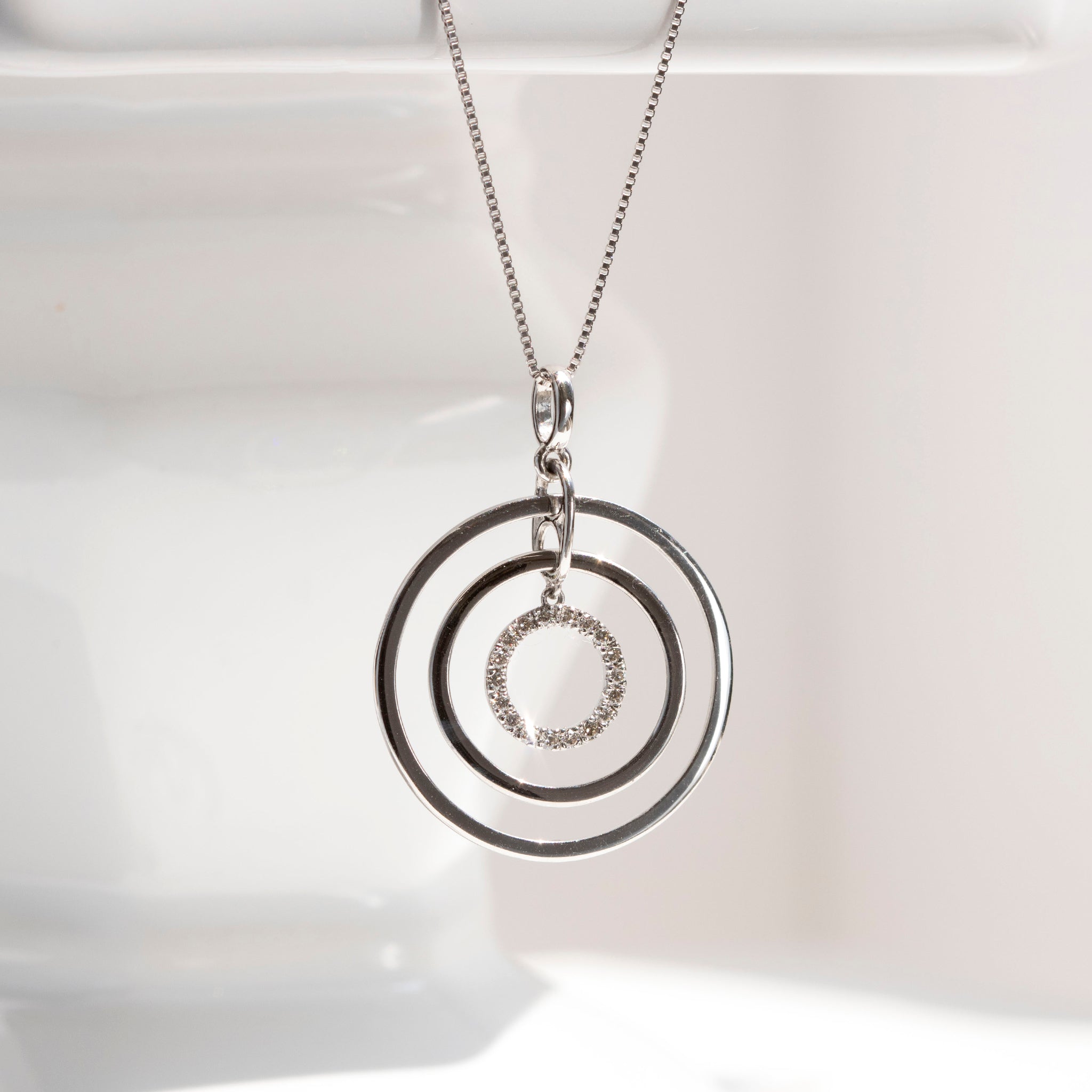 【限定数1】ダイヤモンド プラチナネックレス(4月誕生石)《25T10250》