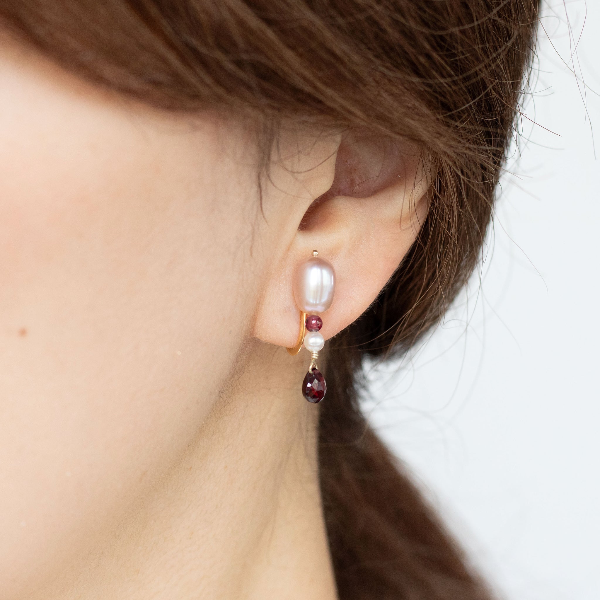 【限定5点】ガーネット/パール シルバーイヤリング(淡水真珠)《25T10299》