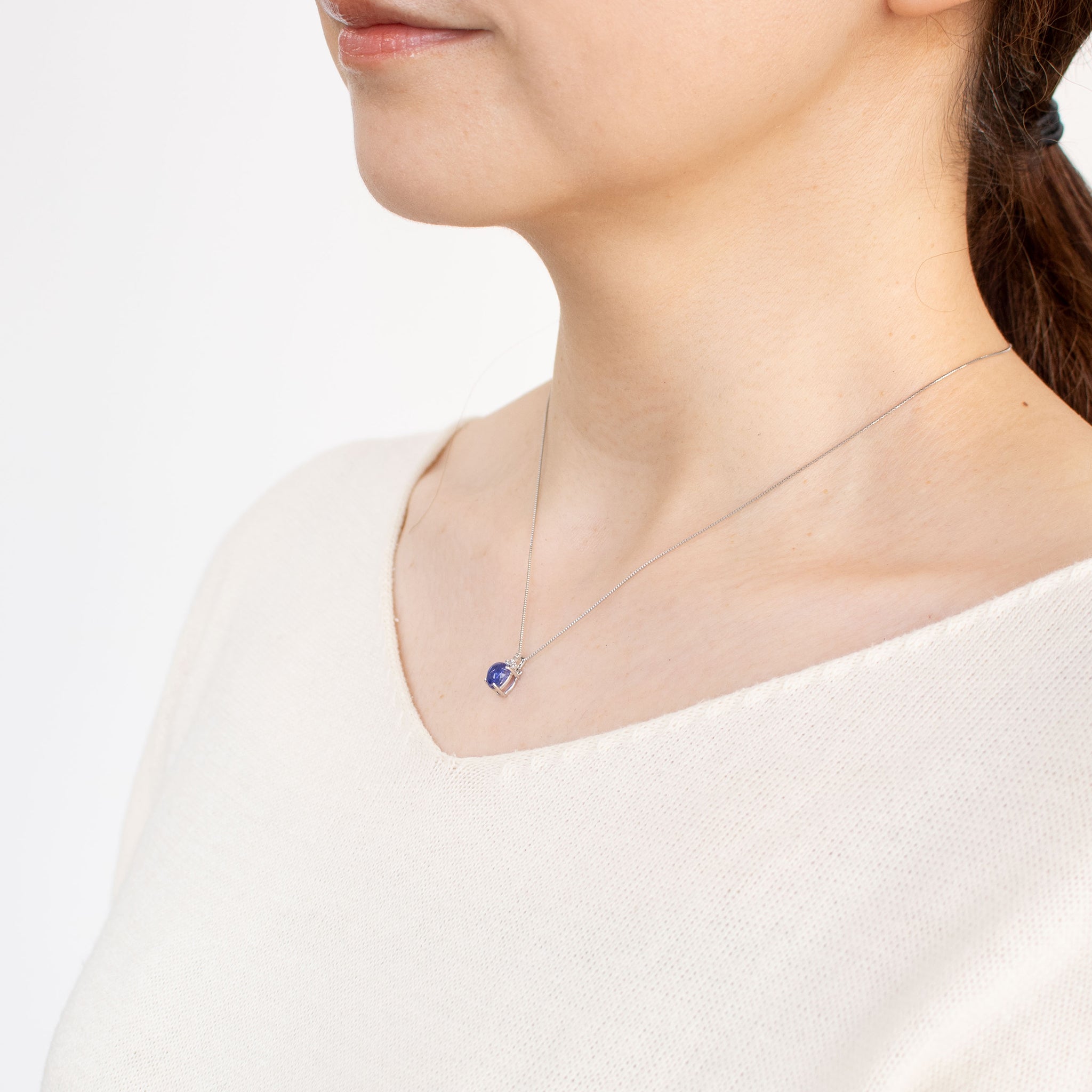 【限定1点】ソーダライト/ダイヤモンド プラチナネックレス(鑑別書付)《25T10314》