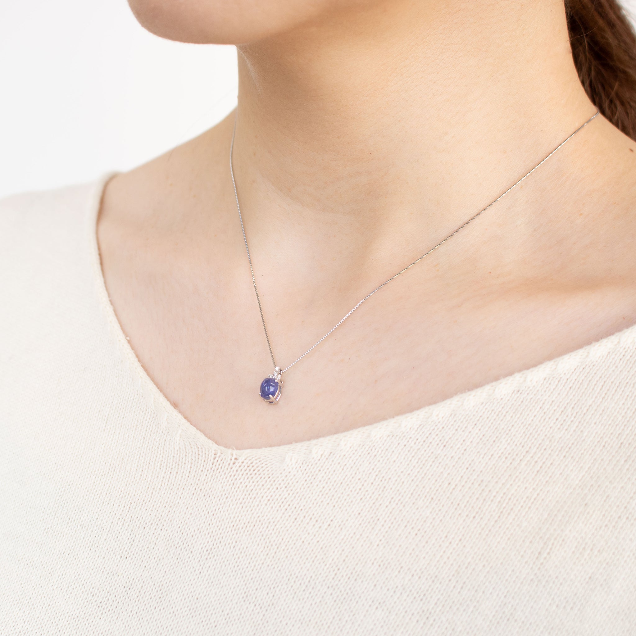 【限定1点】ソーダライト/ダイヤモンド プラチナネックレス(鑑別書付)《25T10314》