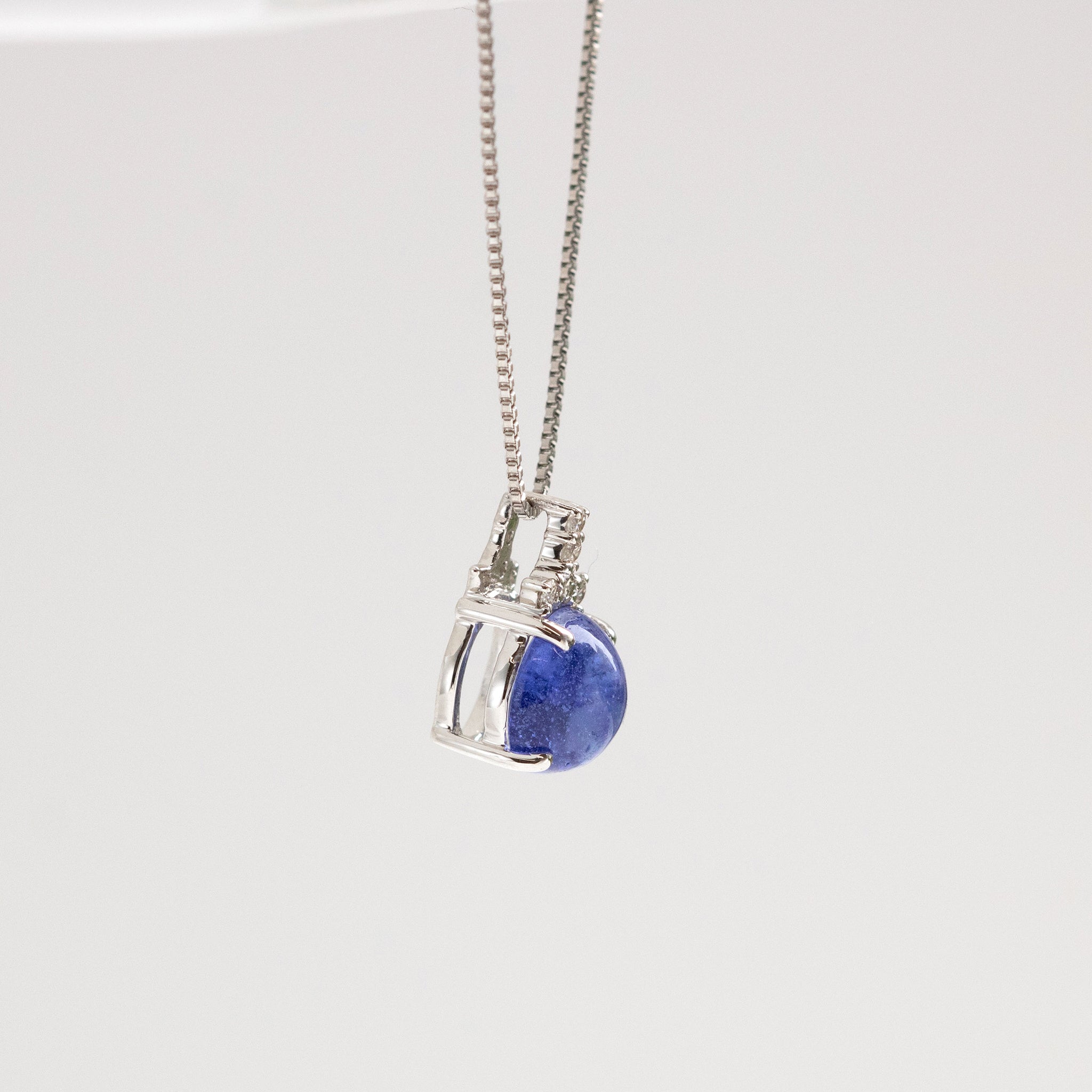 【限定1点】ソーダライト/ダイヤモンド プラチナネックレス(鑑別書付)《25T10314》