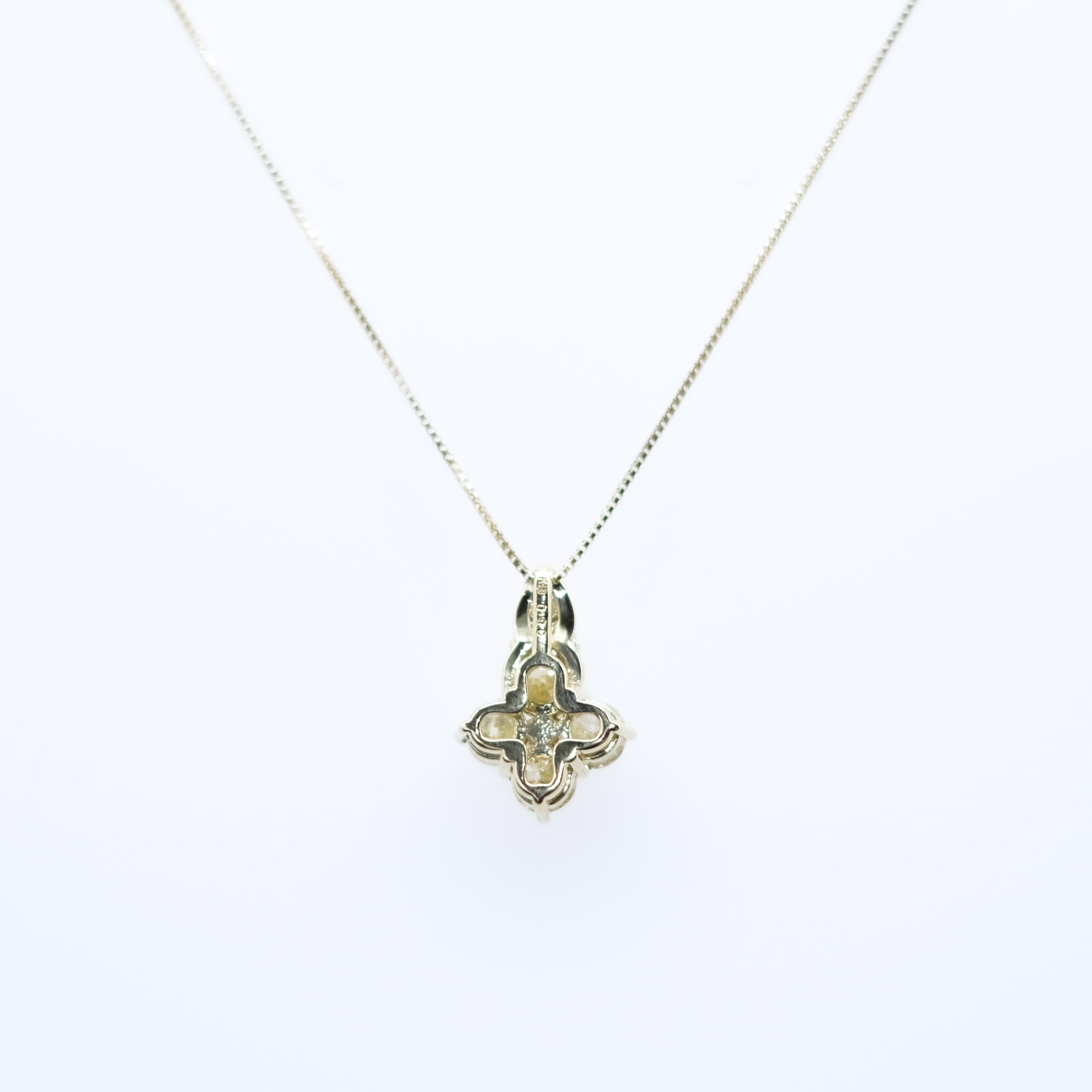 【限定3点】ダイヤモンド K18ネックレス(計0.9カラット/イエロー系/フラワーモチーフ/4月誕生石/鑑別書付)《25V00606》