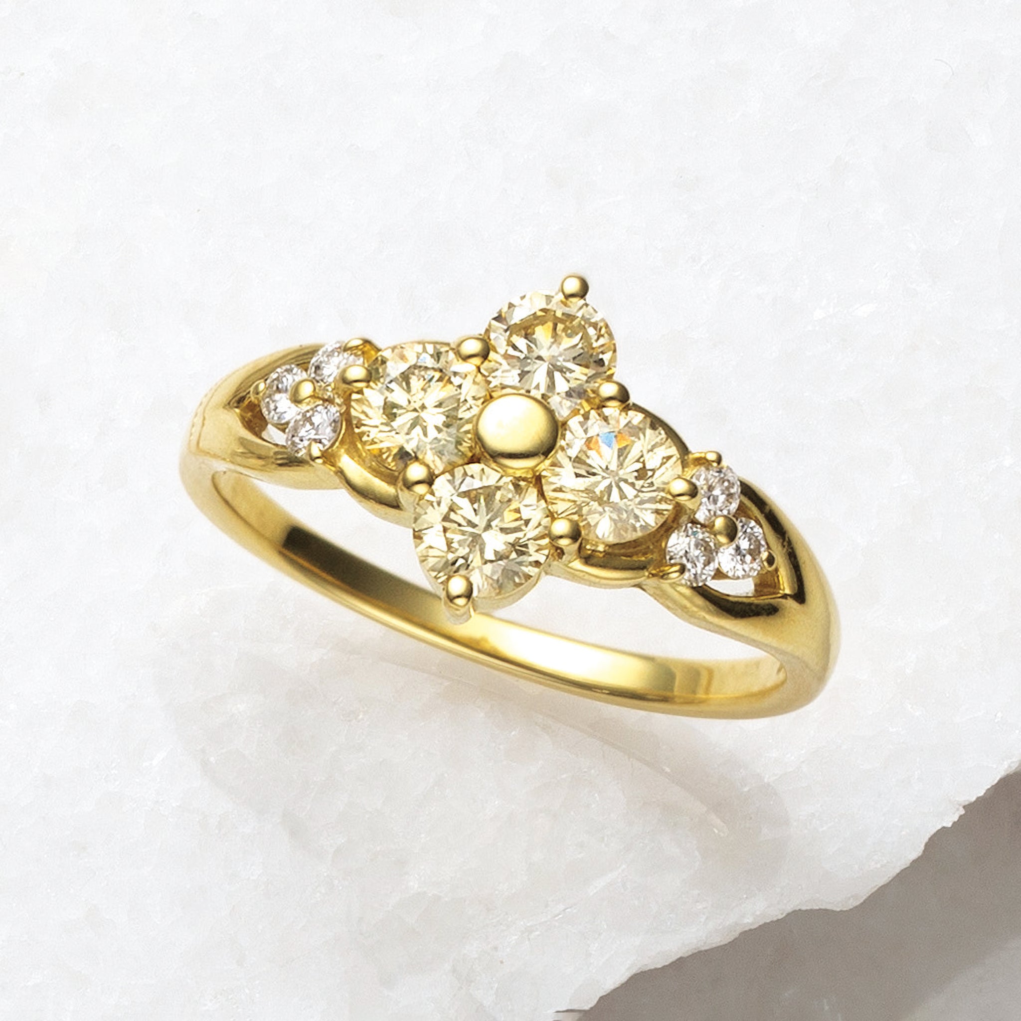 【限定3点】ダイヤモンド K18リング(計1.0カラット/イエロー系/フラワーモチーフ/4月誕生石/鑑別書付)《25V00607》