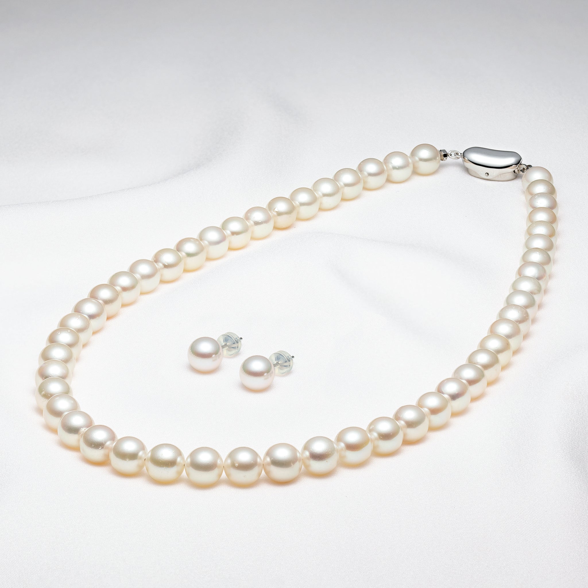 【限定6点】パール ネックレス&ピアス(アコヤ真珠/8mm/2点セット/6月誕生石/鑑別書付)《25V00701-P》