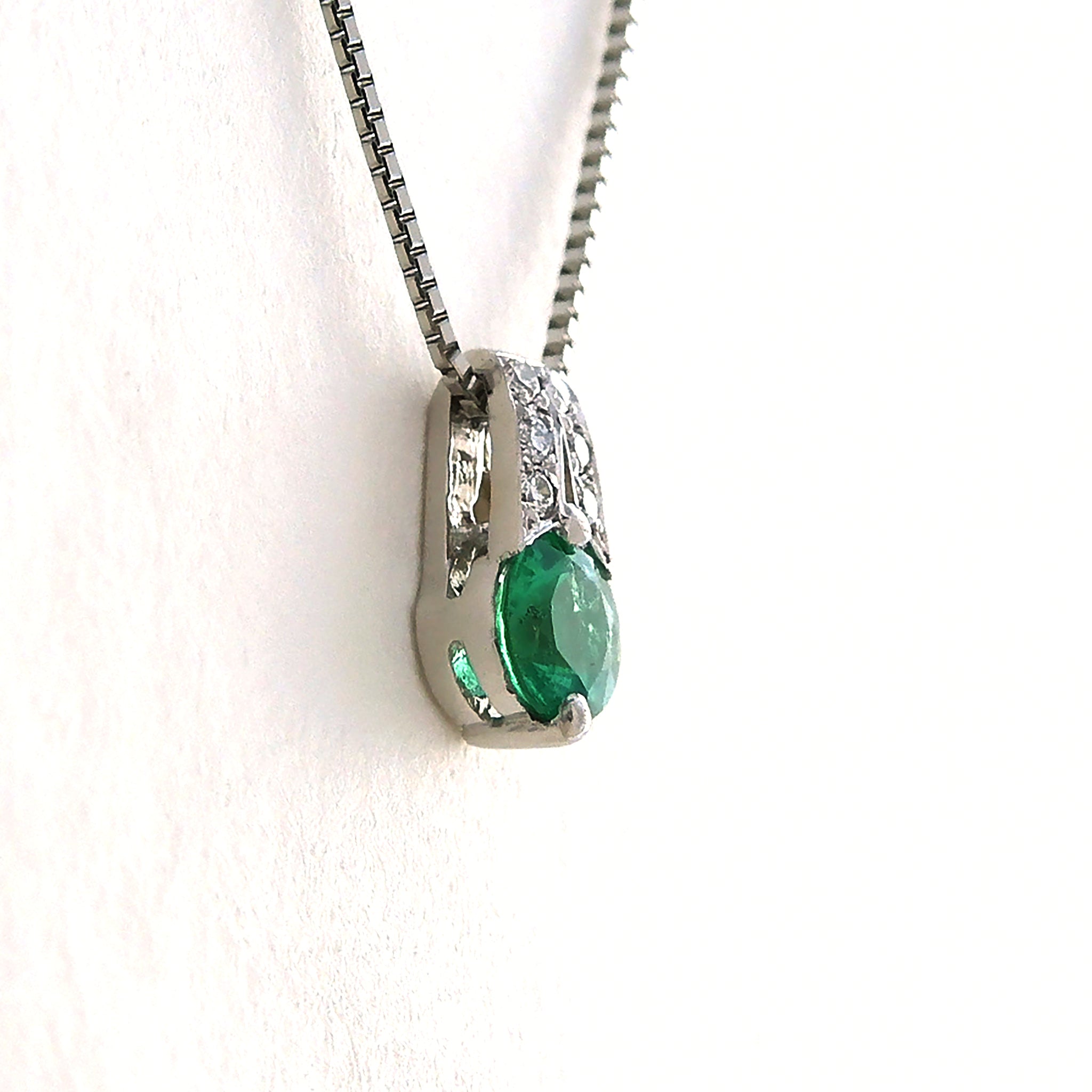 エメラルド/ダイヤモンド プラチナネックレス(5月誕生石)《25V00906》