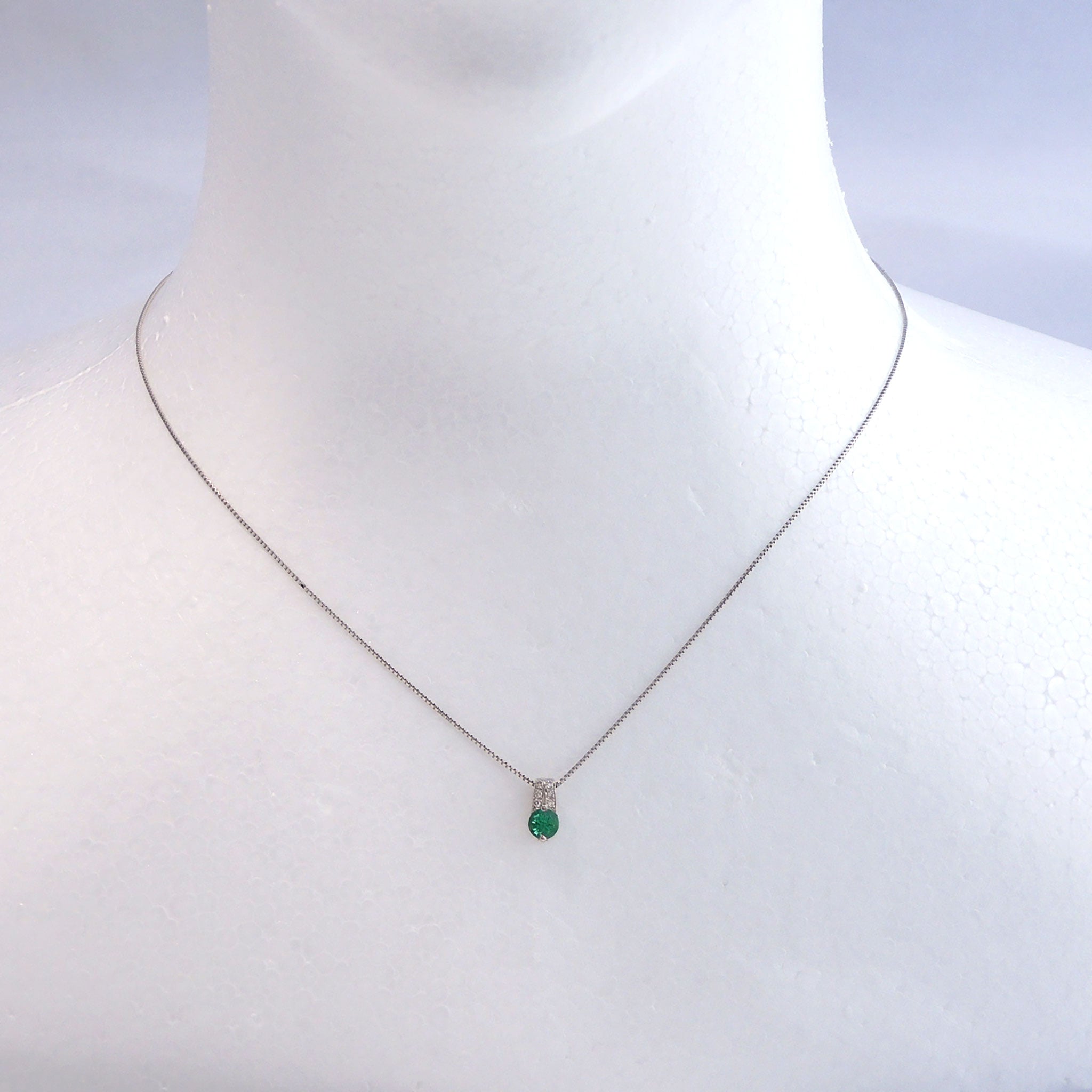 エメラルド/ダイヤモンド プラチナネックレス(5月誕生石)《25V00906》