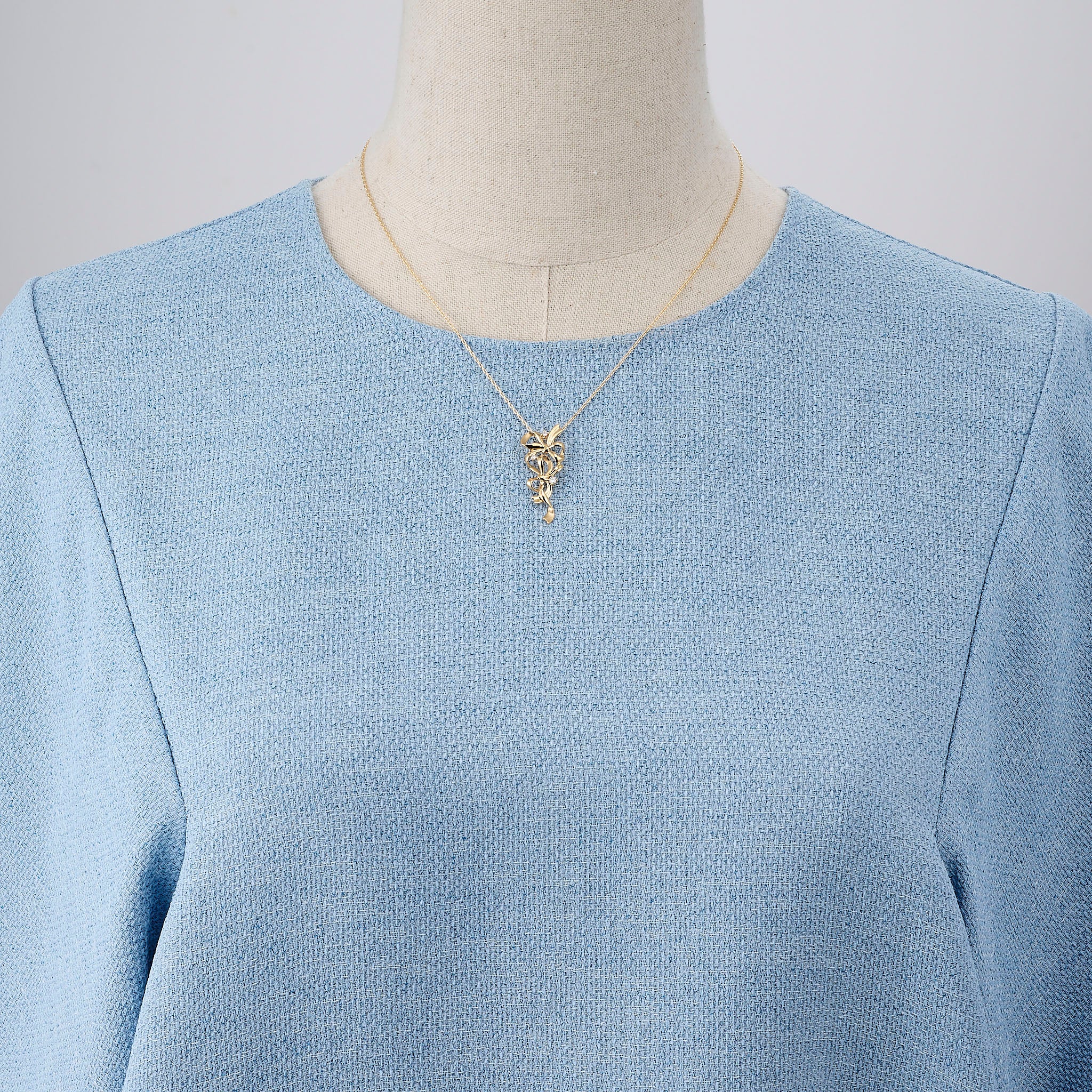 ダイヤモンド K18ネックレス(NINA RICCI/リボンモチーフ/4月誕生石)《25V01005》