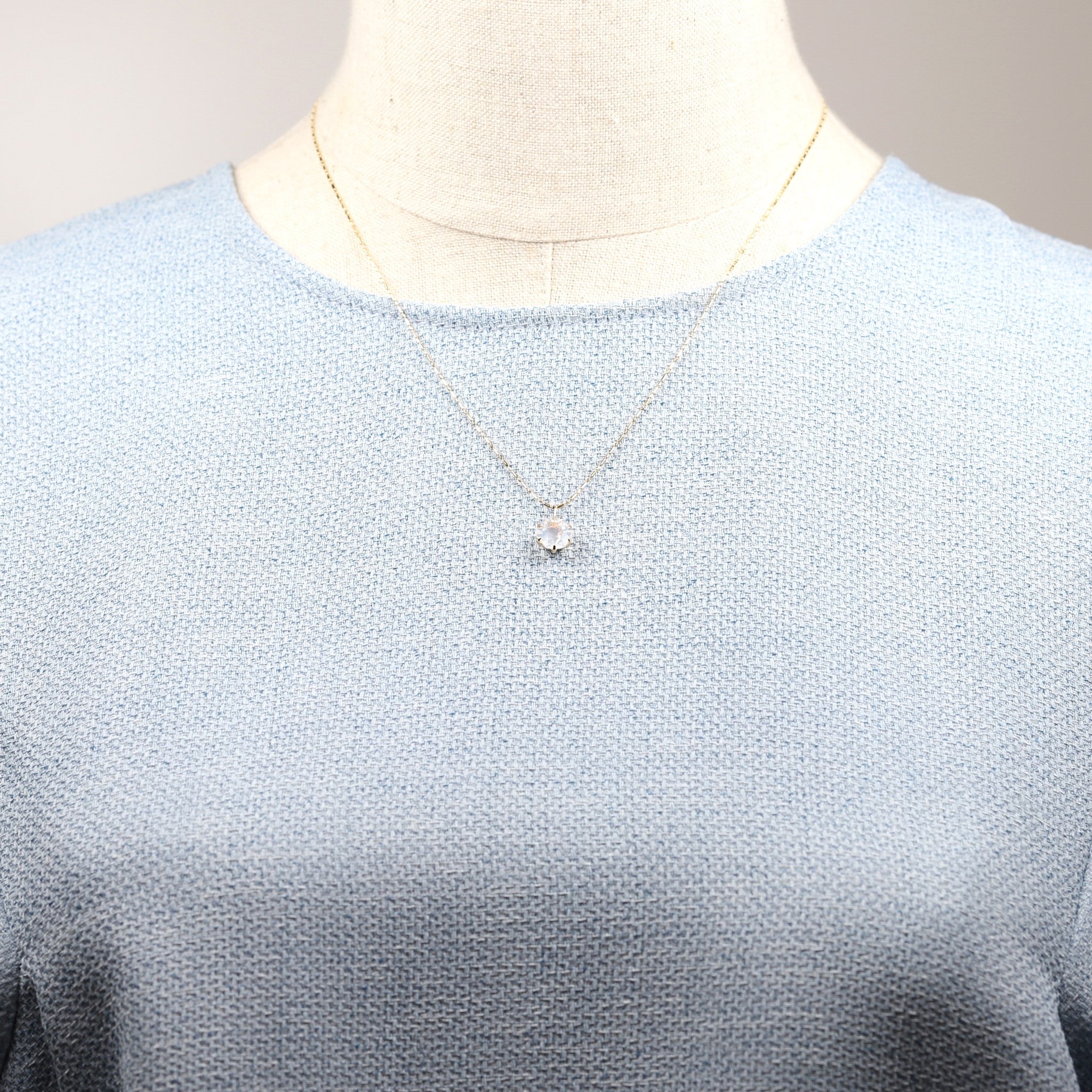 クォーツ K18ペンダント(1.4カラット)《25V01302》