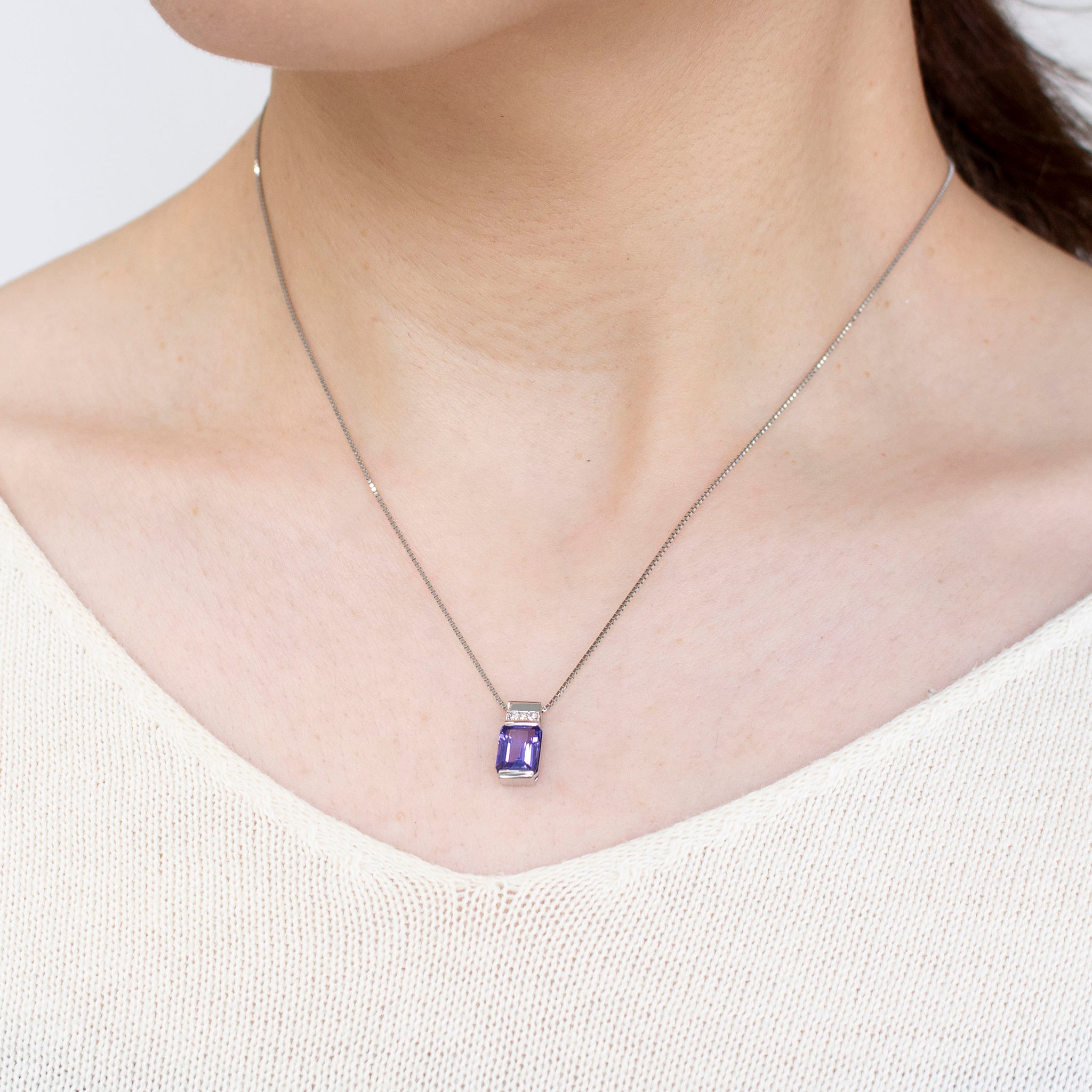 タンザナイト/ダイヤモンド プラチナネックレス(1.4カラット/エメラルドカット/12月誕生石/鑑別書付)《25V01602》