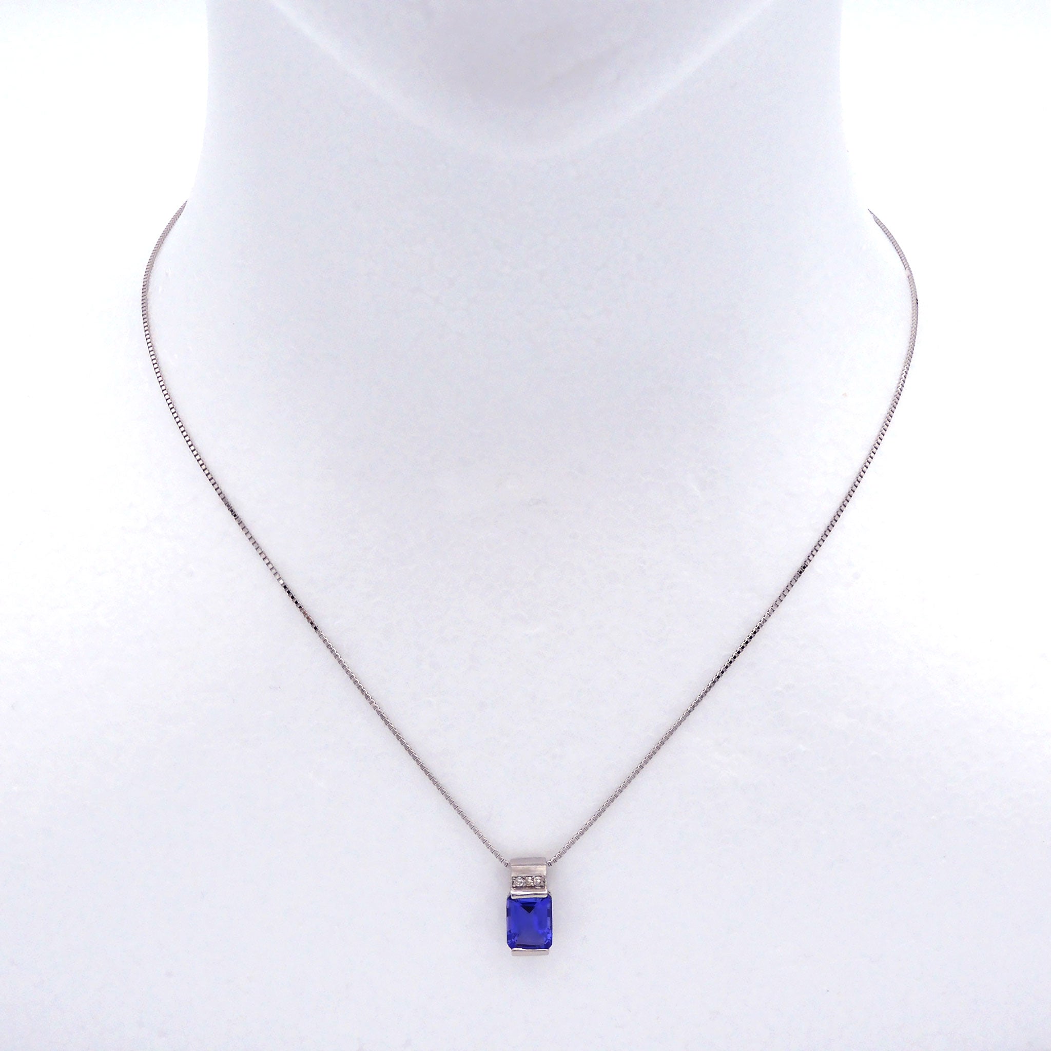 タンザナイト/ダイヤモンド プラチナネックレス(1.4カラット/エメラルドカット/12月誕生石/鑑別書付)《25V01602》