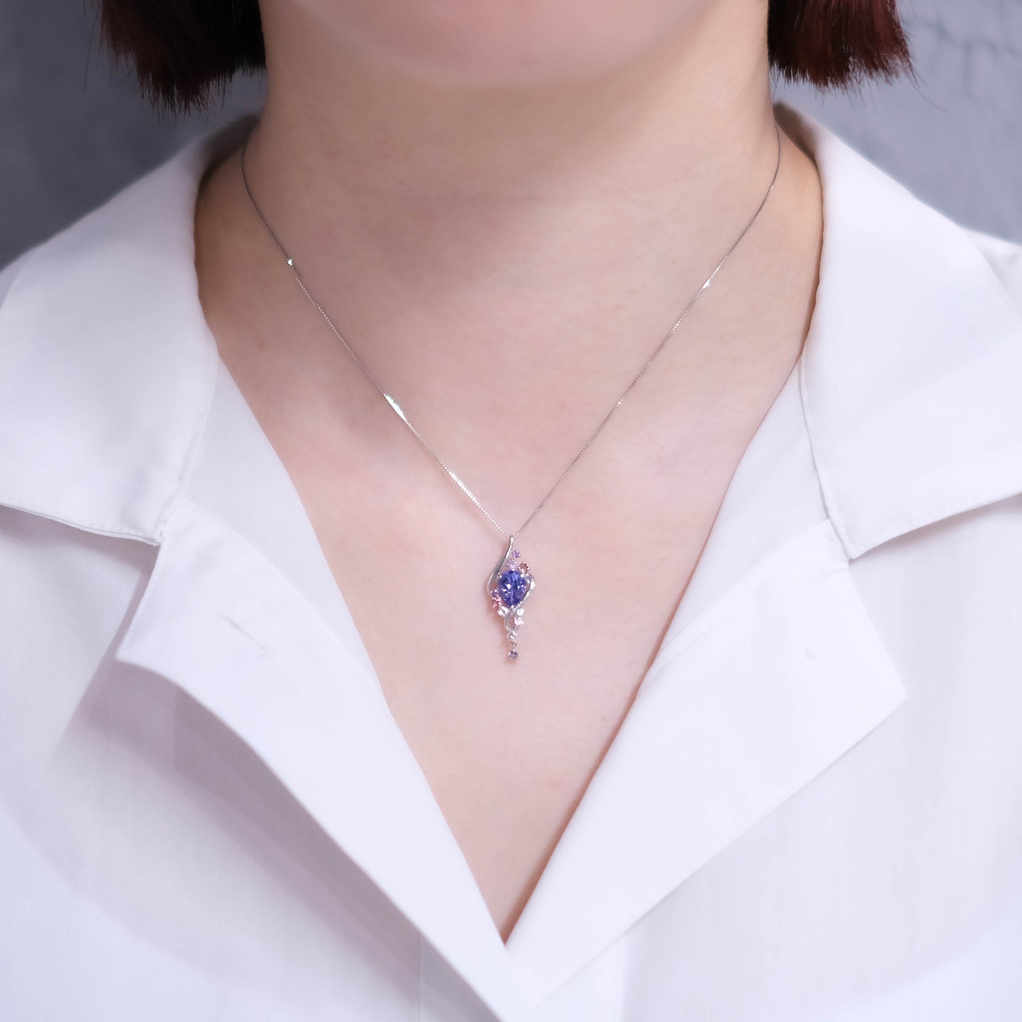 タンザナイト/マルチカラー プラチナネックレス(ペアシェイプ/12月誕生石)《25V01610》