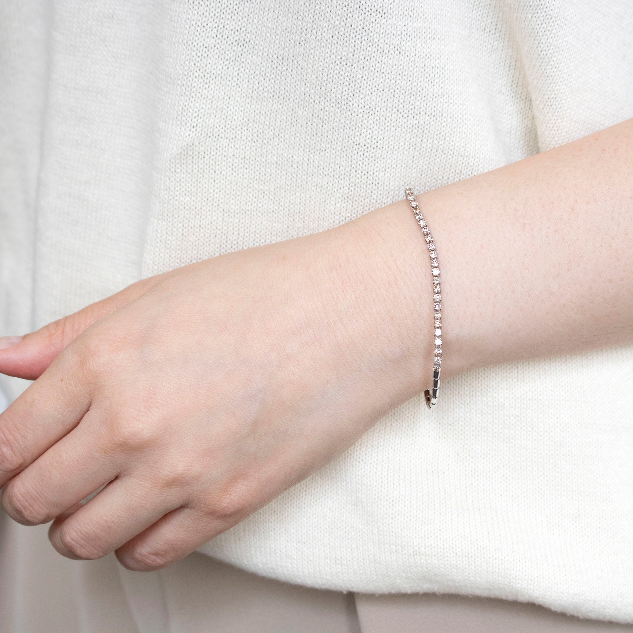 ダイヤモンド プラチナブレスレット(計1カラット/ストレッチタイプ/4月誕生石)《25V01802》