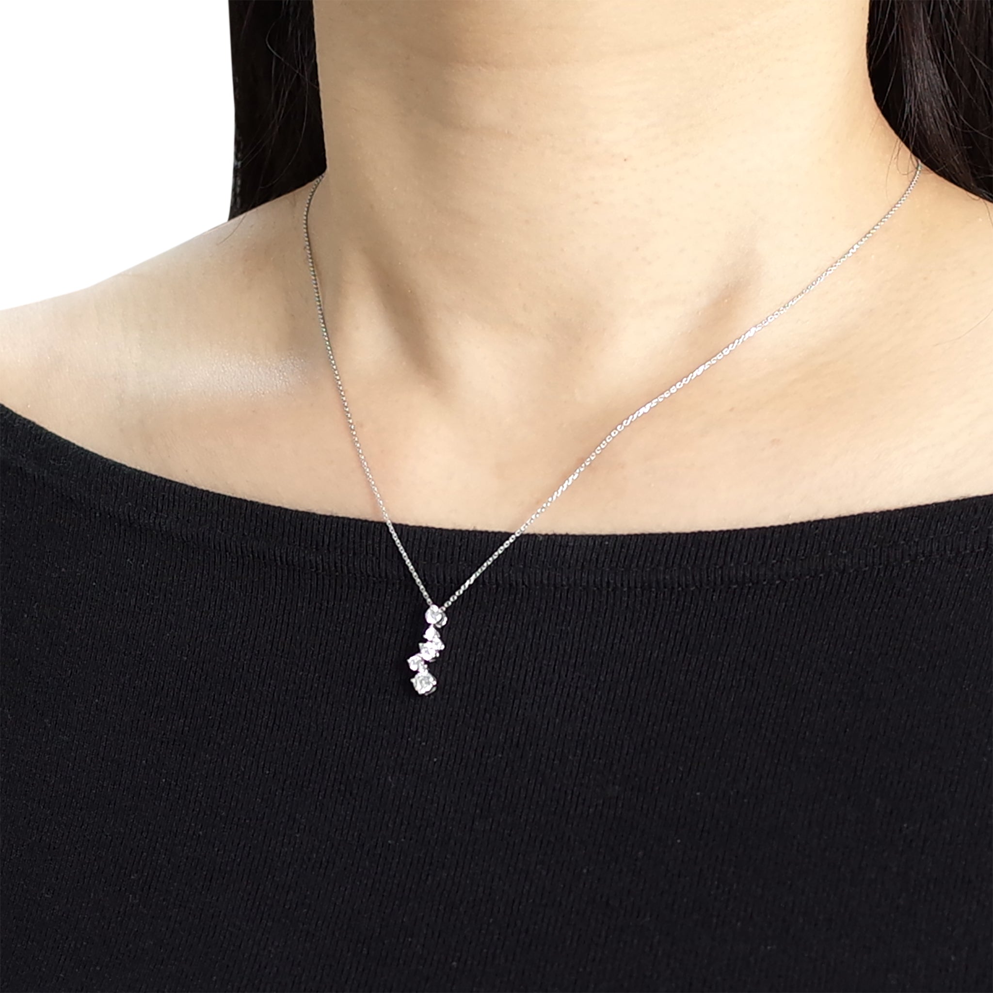 ダイヤモンド プラチナネックレス(4月誕生石/鑑別書付)《25V01807》