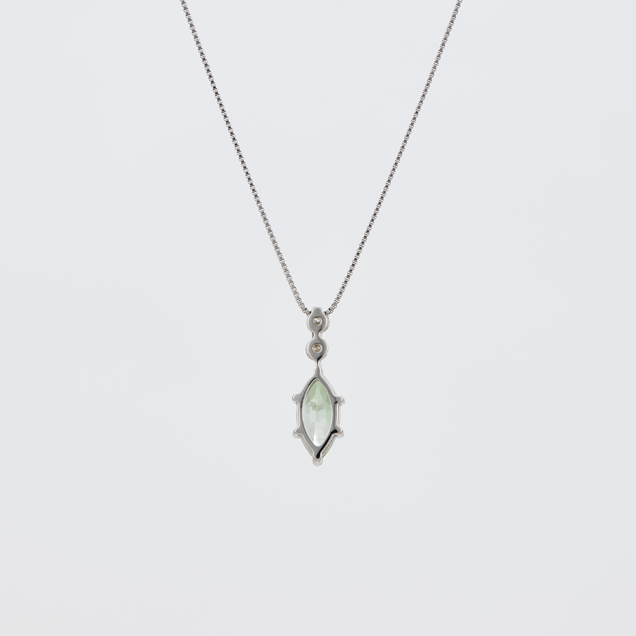 グリーンガーネット/ダイヤモンド プラチナネックレス(マーキス/1月誕生石)《25V01907》