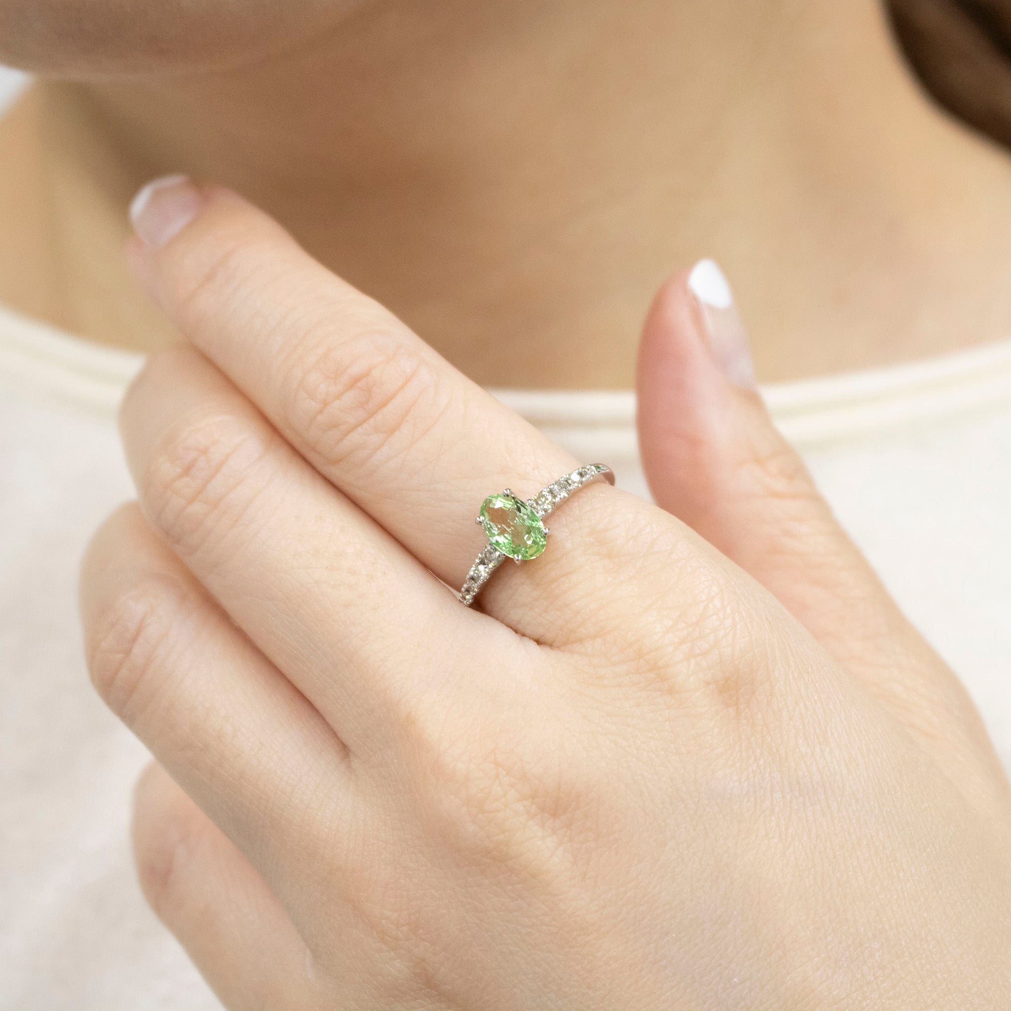 グリーンガーネット/ダイヤモンド プラチナリング(1月誕生石)《25V01908》