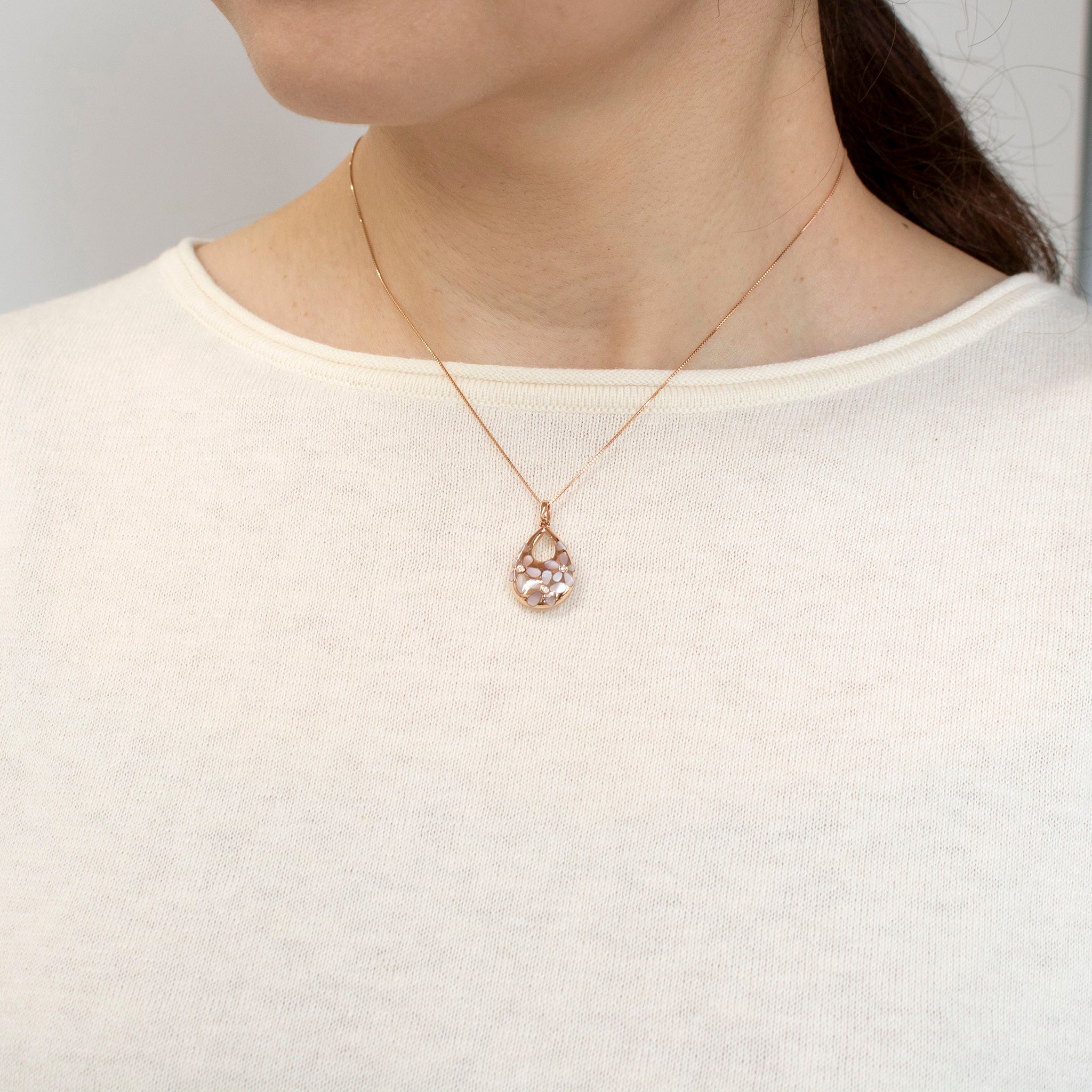 【限定6点】シェル/ダイヤモンド K18ペンダント(フラワーモチーフ)《25V02103》