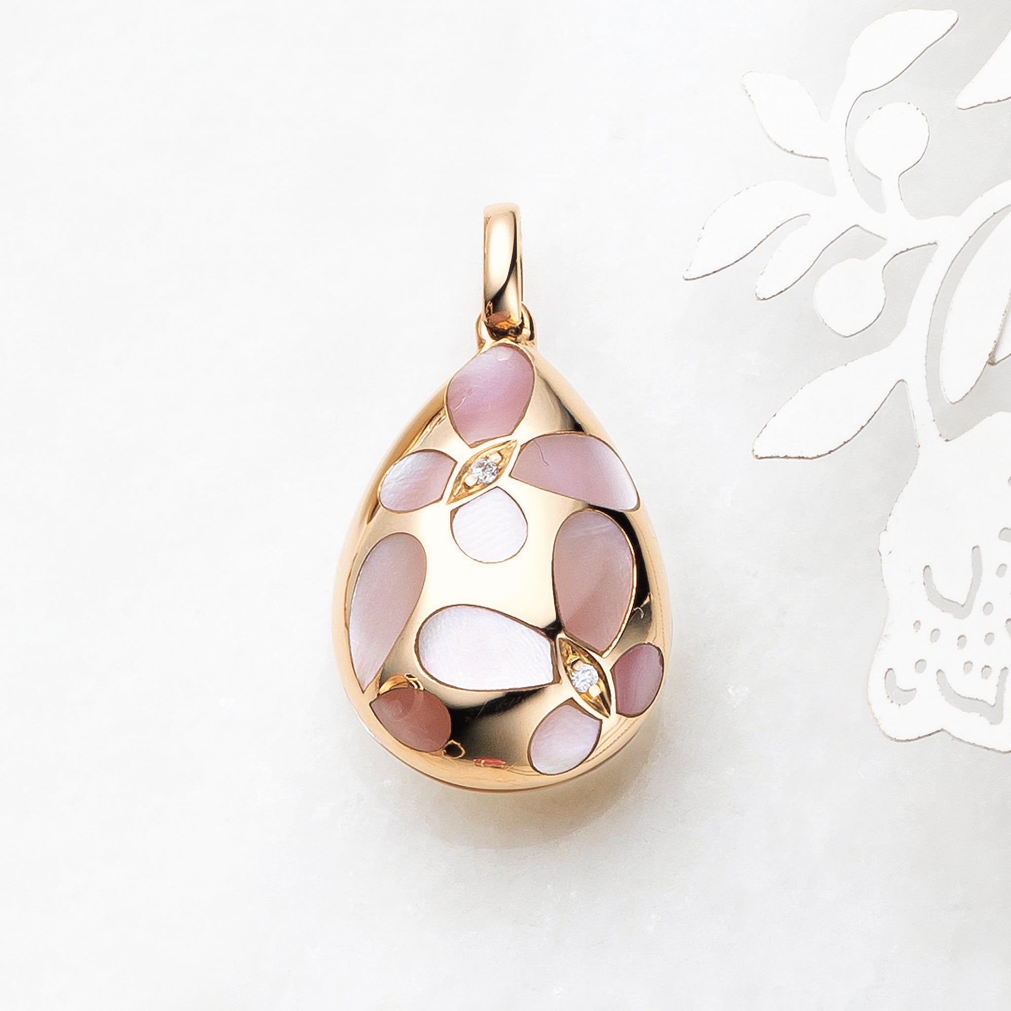 【限定6点】シェル/ダイヤモンド K18ペンダント(蝶モチーフ)《25V02105》