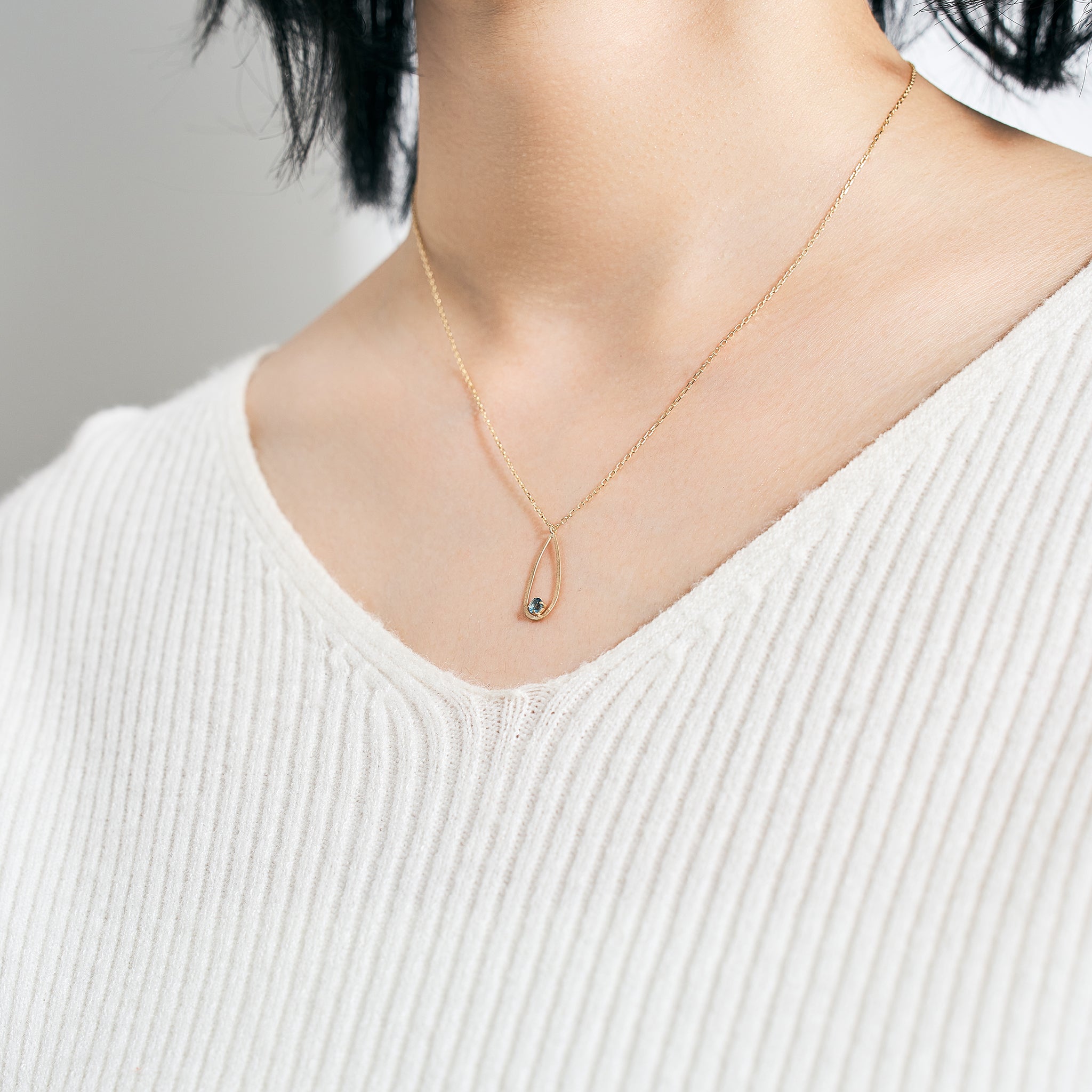 ブルートパーズ K10ネックレス(11月誕生石)《25V02201》