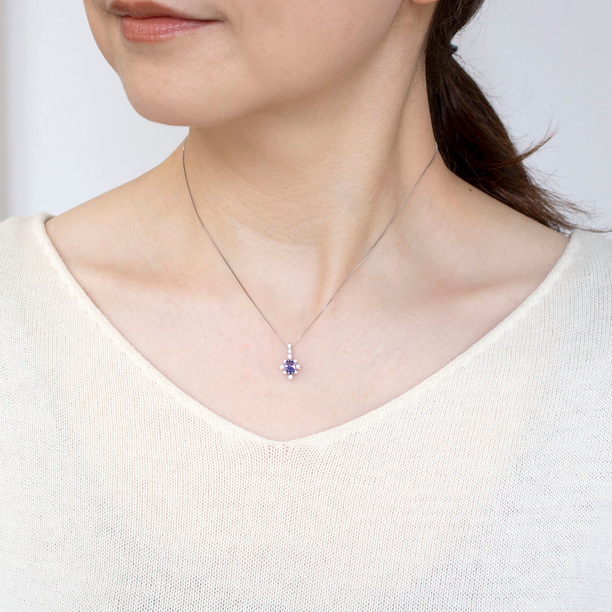 タンザナイト/ダイヤモンド プラチナネックレス(ミル打ち風/12月誕生石)《25V02211》