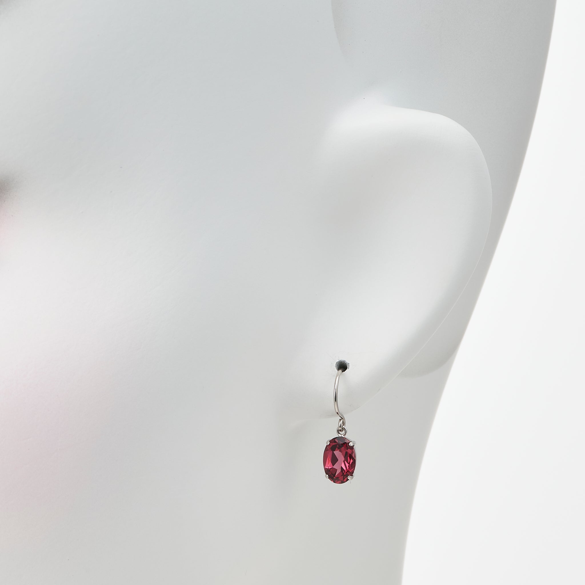 ガーネット プラチナピアス(計2.0カラット/1月誕生石)《25V02305》