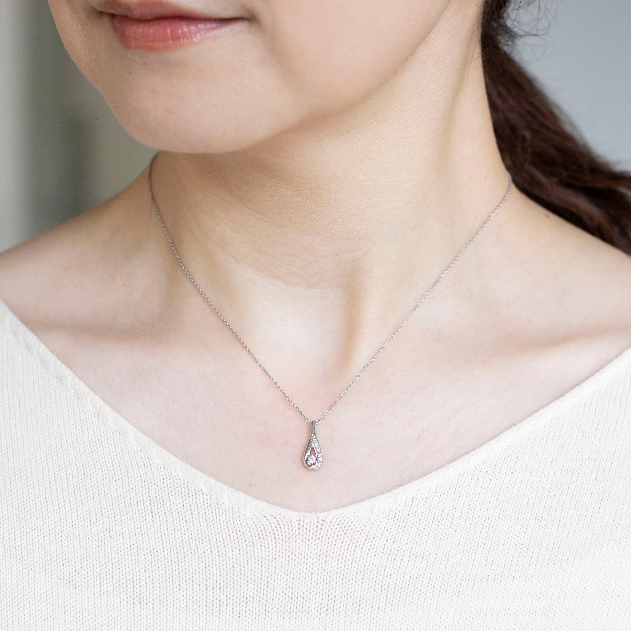 ダイヤモンド プラチナネックレス(4月誕生石)《25V02407》